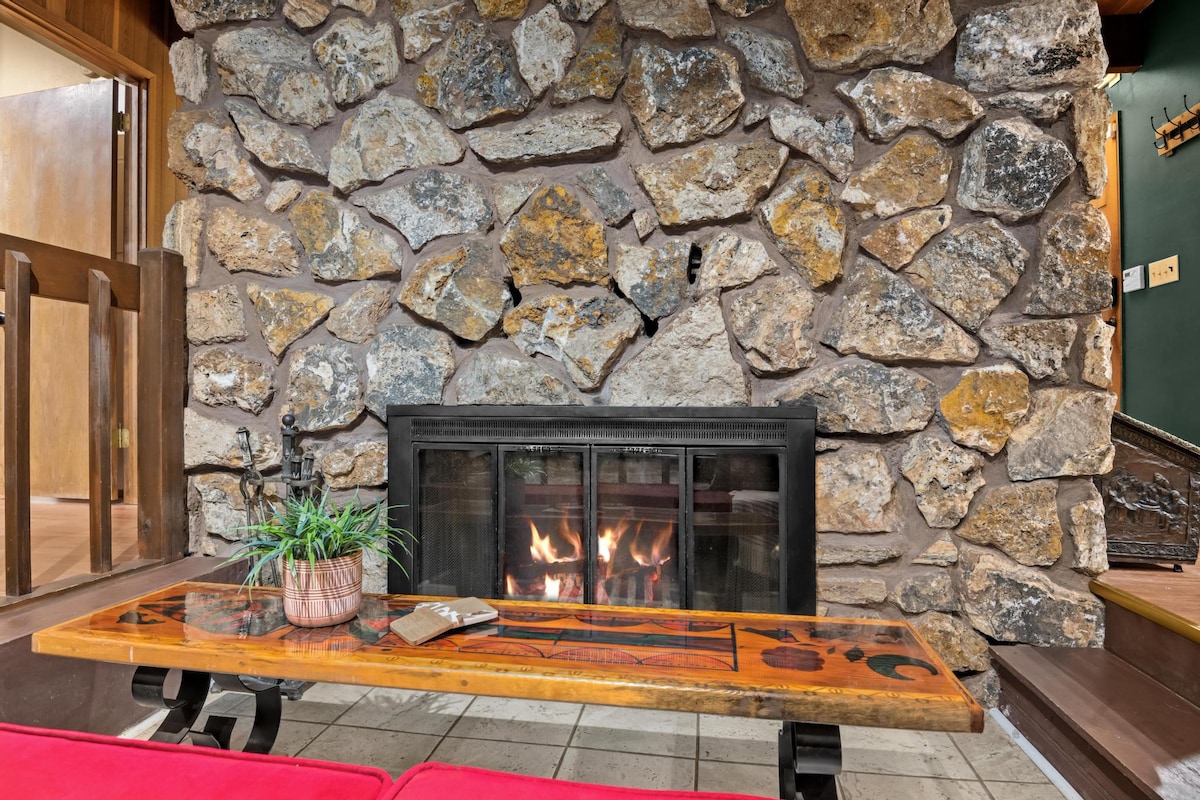  ZigZag Basecamp: Indoor Hot Tub, Forest Views, photo 8 of 38