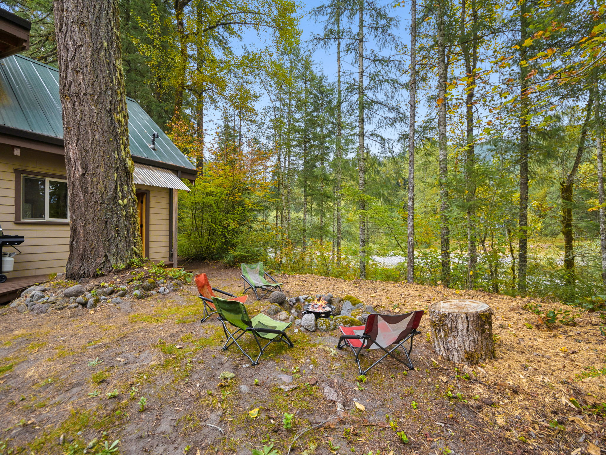Riversong Retreat | Sandy River Front Cabin, photo 18 of 46