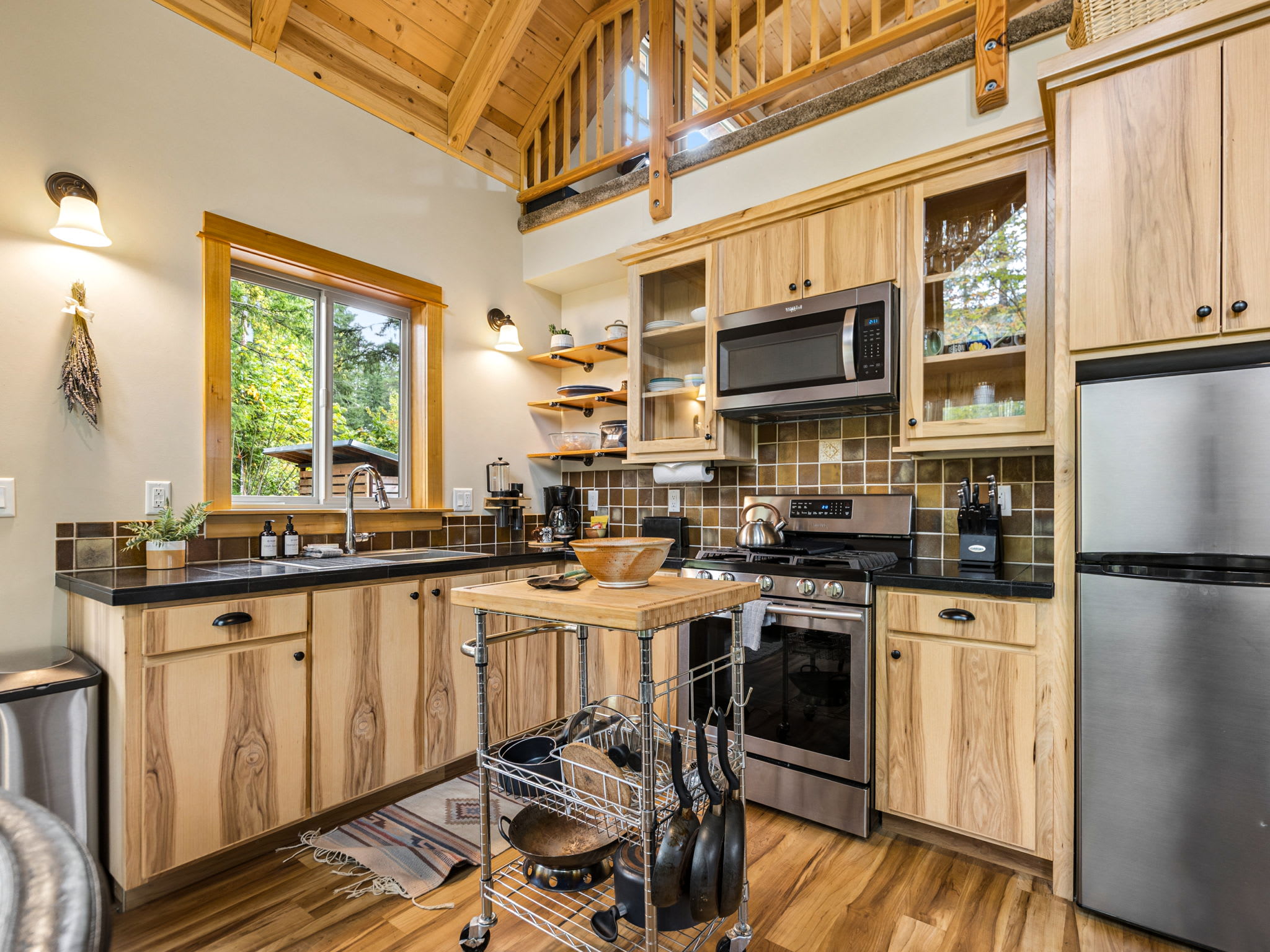 Riversong Retreat | Sandy River Front Cabin, photo 12 of 46