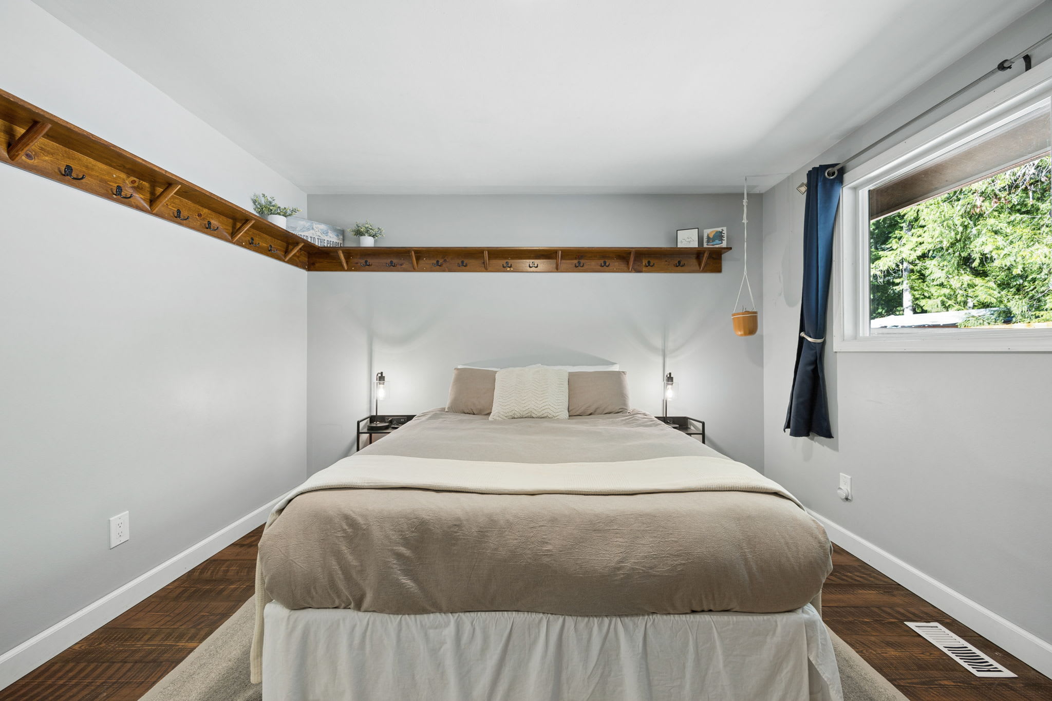 Howard's Hideaway Riverfront Pet Friendly Cabin , photo 44 of 76