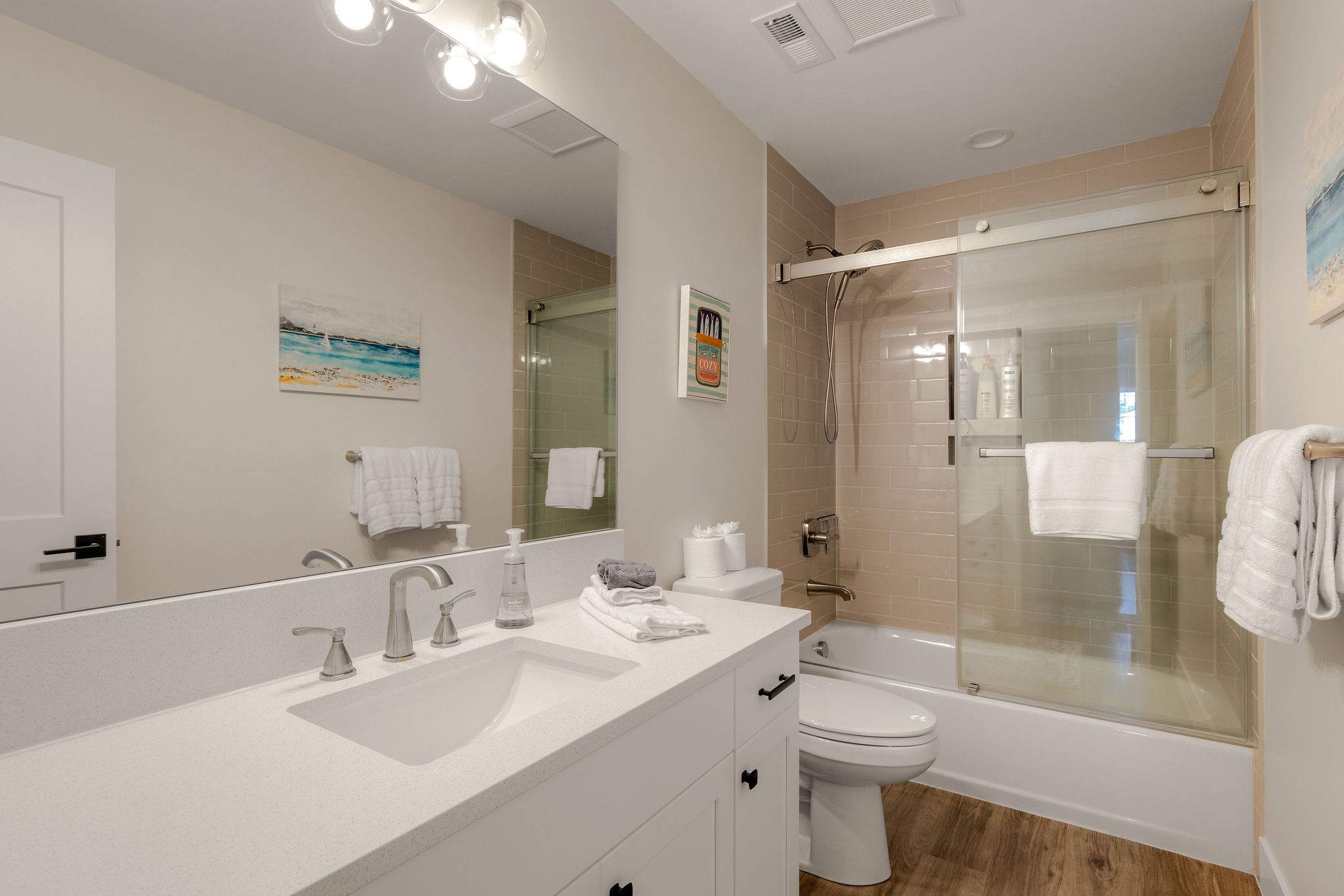 Lower Level En Suite