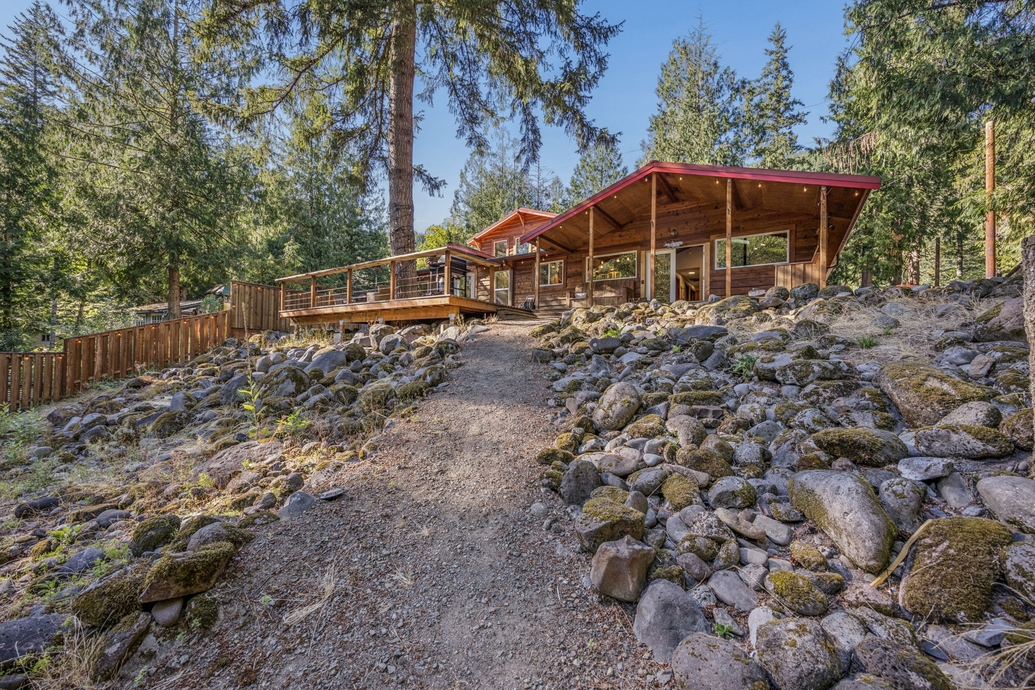 Howard's Hideaway Riverfront Pet Friendly Cabin , photo 28 of 76