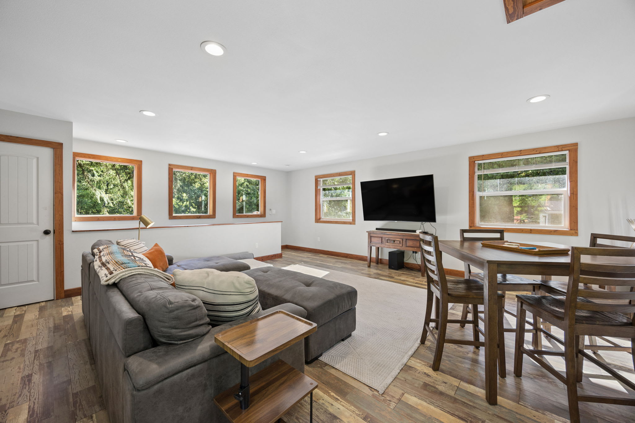 Howard's Hideaway Riverfront Pet Friendly Cabin , photo 56 of 76