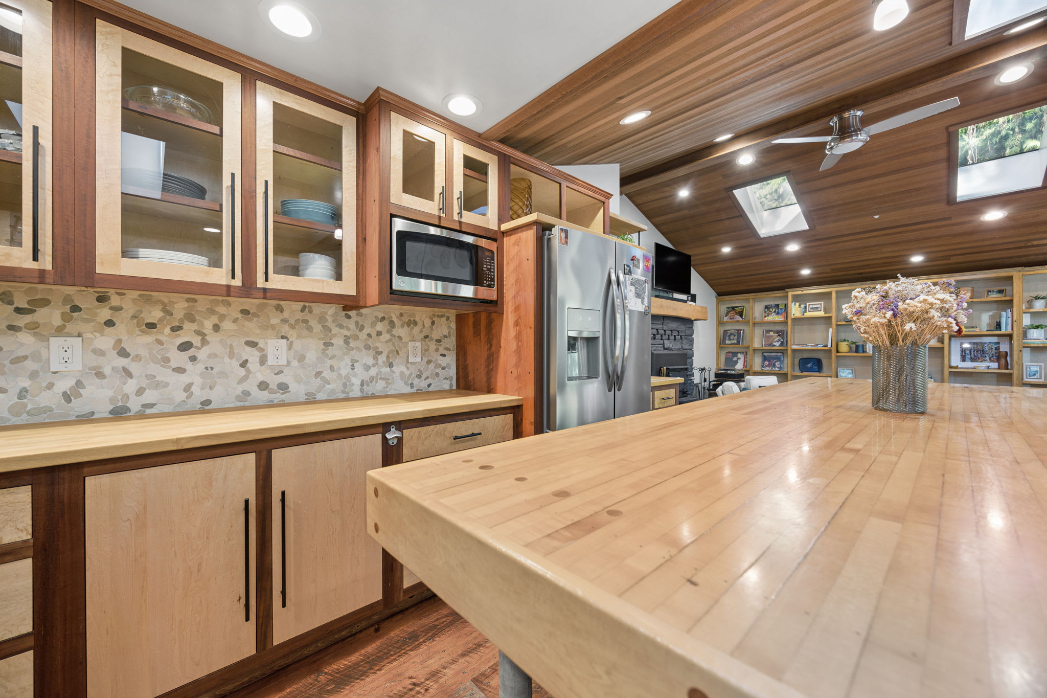 Howard's Hideaway Riverfront Pet Friendly Cabin , photo 20 of 76
