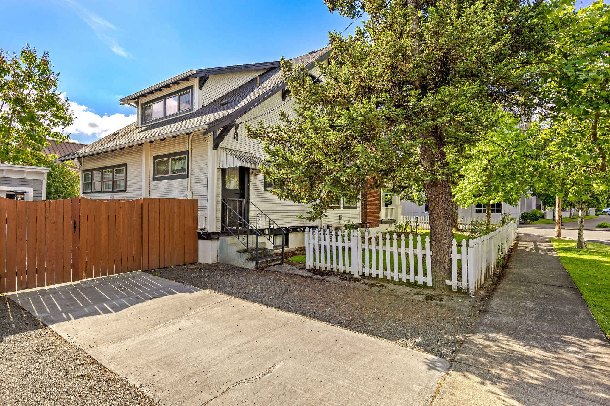 5th St Bungalow - Historic Charm Near 3rd St, photo 44 of 49