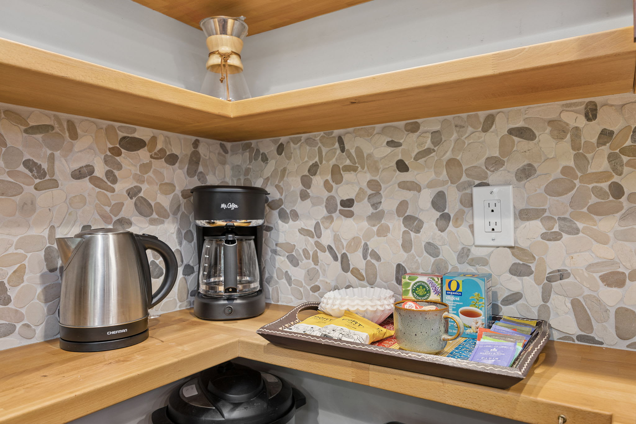 Howard's Hideaway Riverfront Pet Friendly Cabin , photo 18 of 76