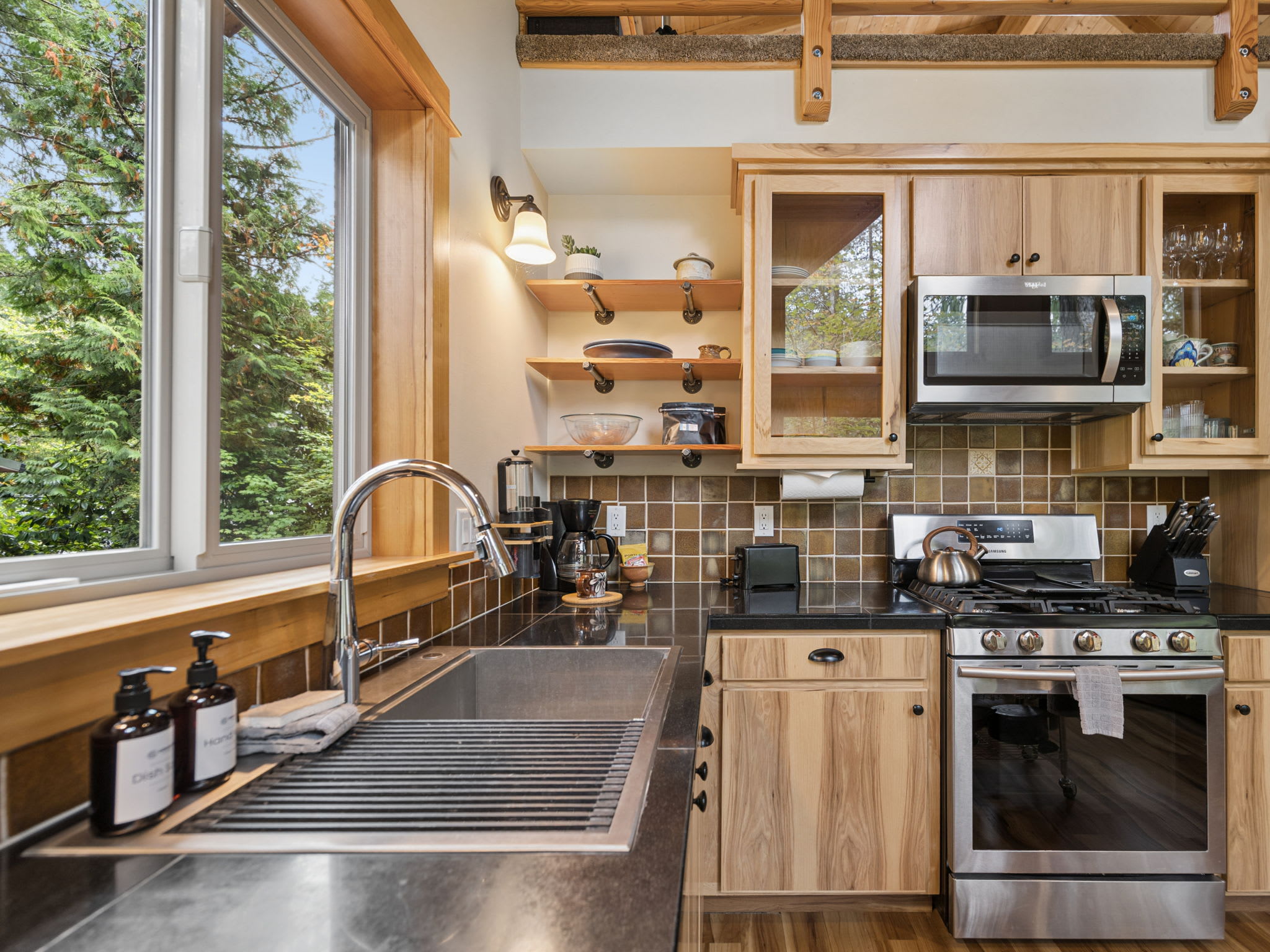 Riversong Retreat | Sandy River Front Cabin, photo 14 of 46