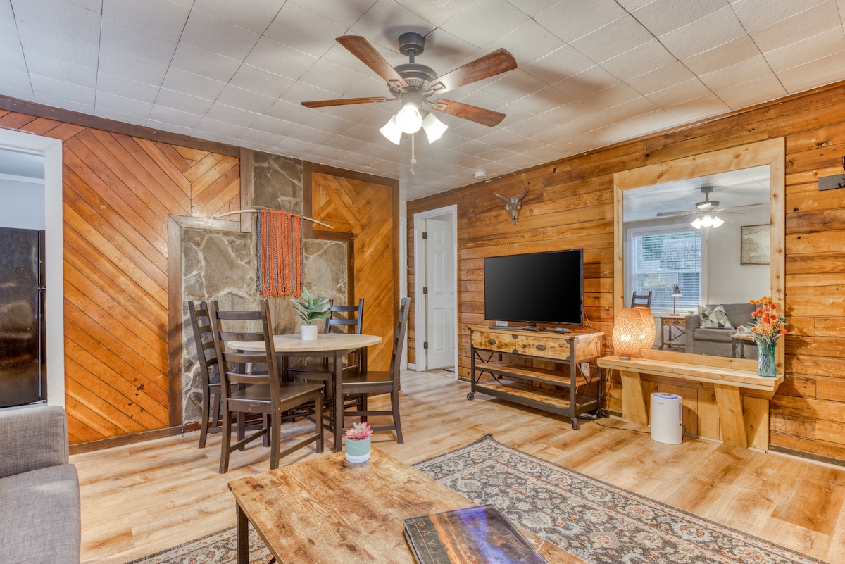 Modern Conveniences, Rustic Charm - Mt Air Unit 12, photo 15 of 53