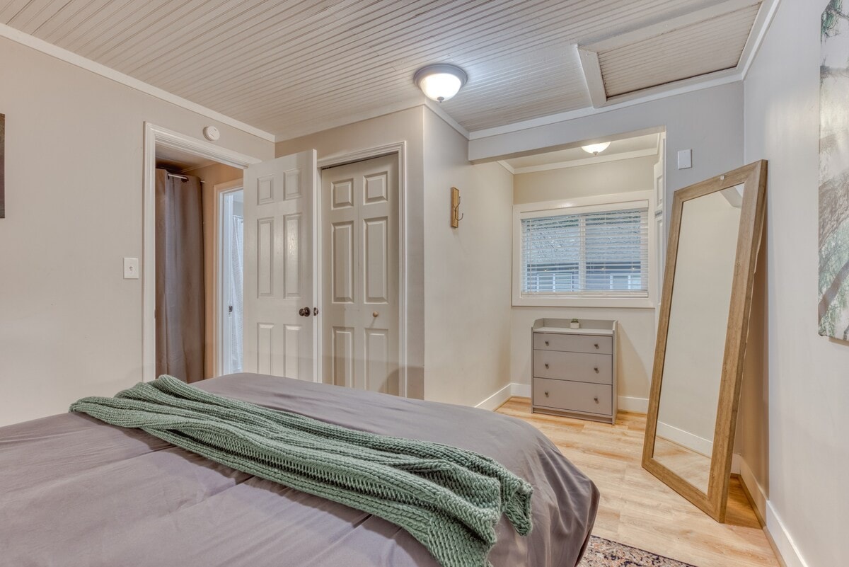 Modern Conveniences, Rustic Charm - Mt Air Unit 12, photo 23 of 53