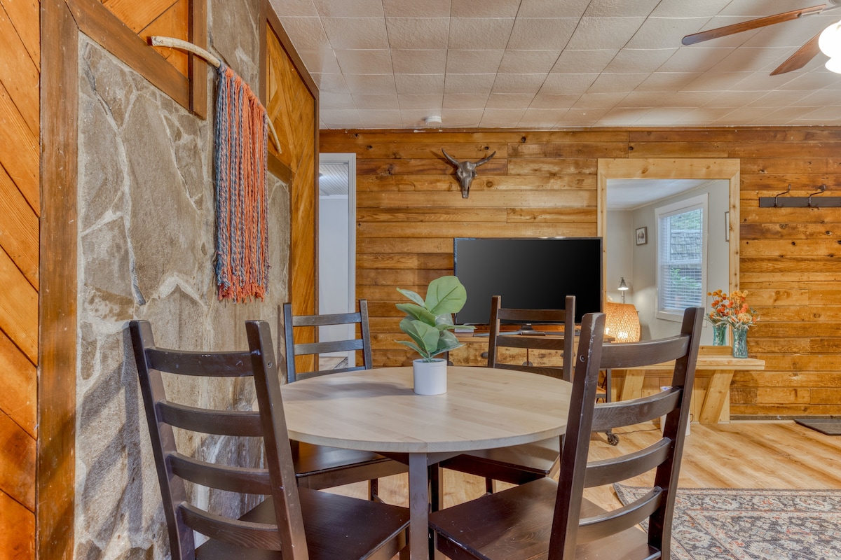 Modern Conveniences, Rustic Charm - Mt Air Unit 12, photo 8 of 53