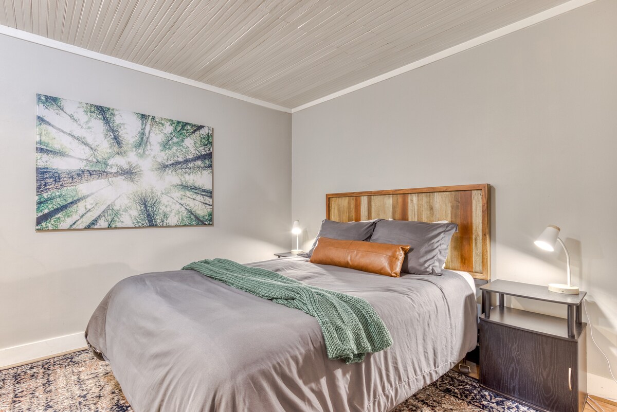 Modern Conveniences, Rustic Charm - Mt Air Unit 12, photo 19 of 53