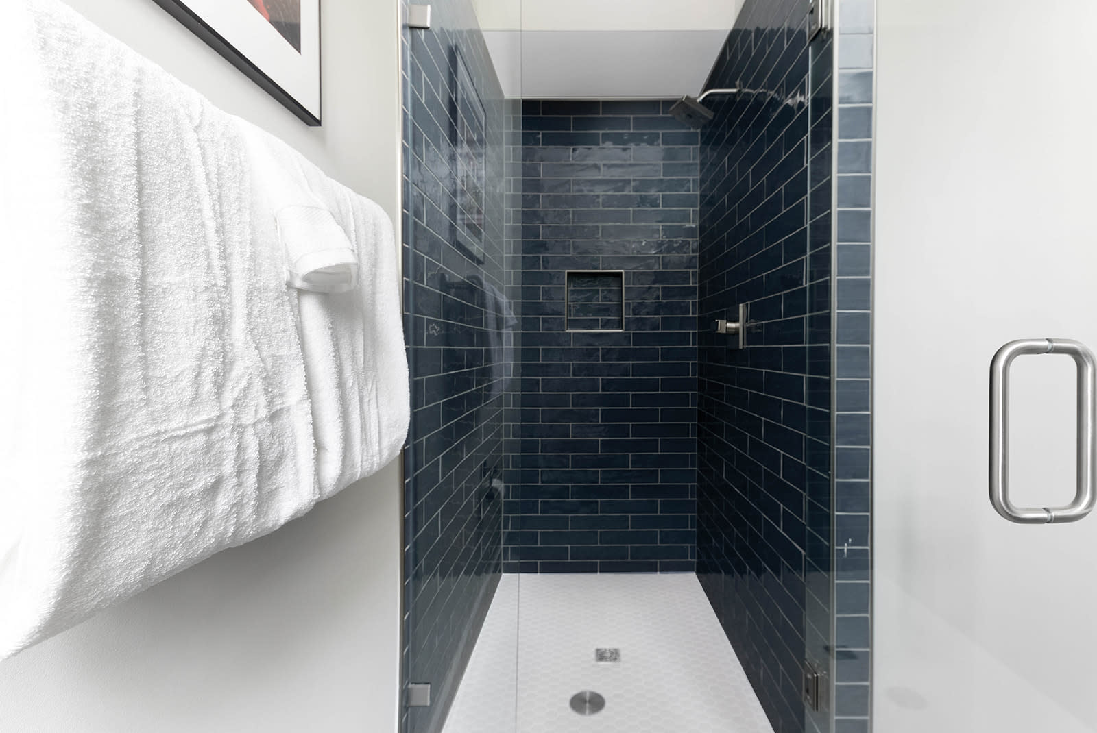 Full Bathroom 2