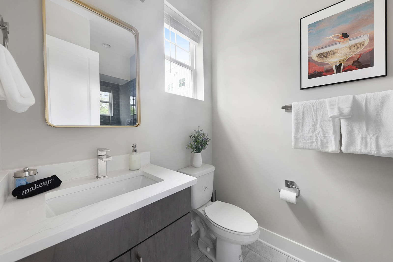 Full Bathroom 1