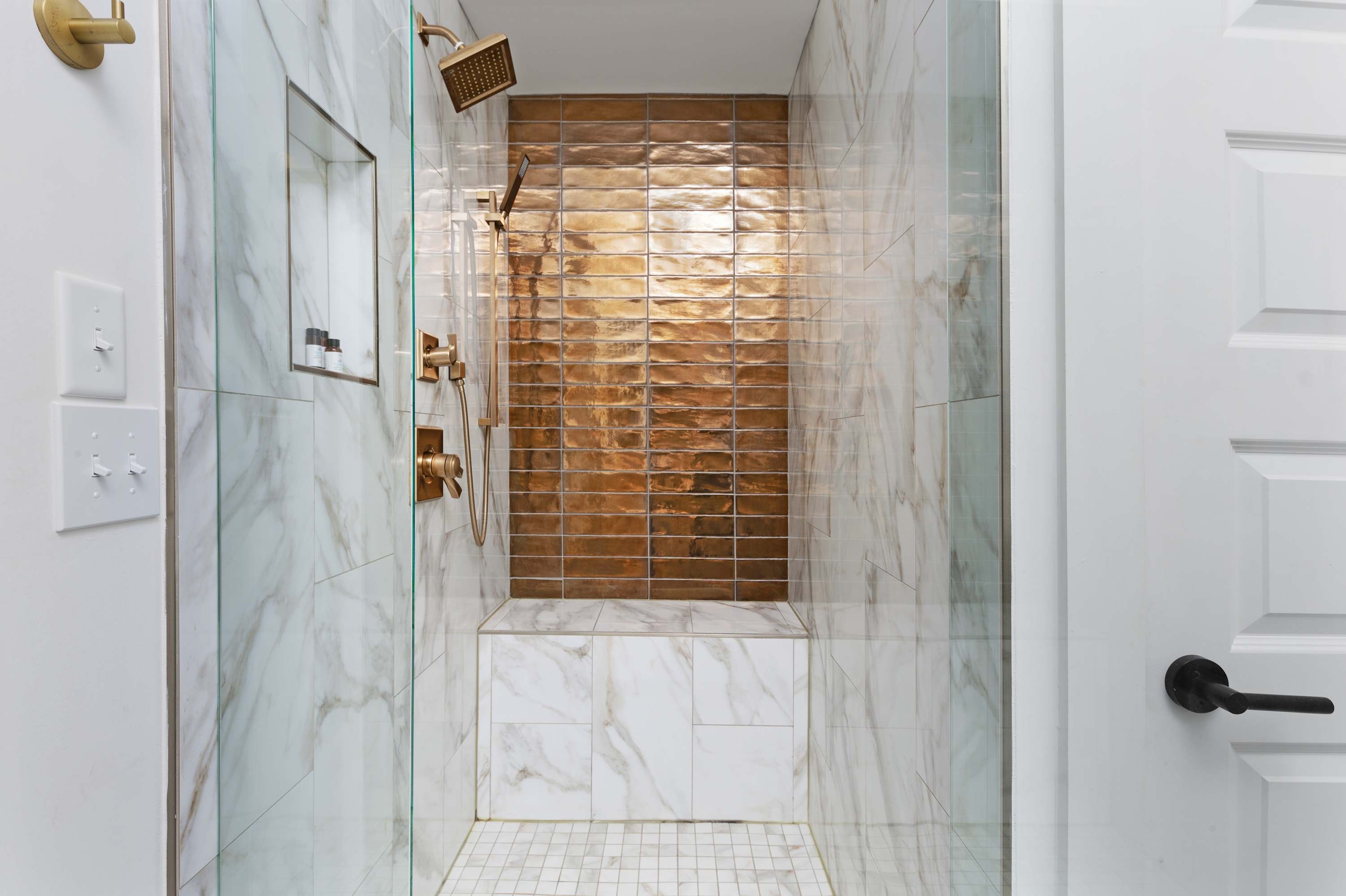 Full Bathroom 3