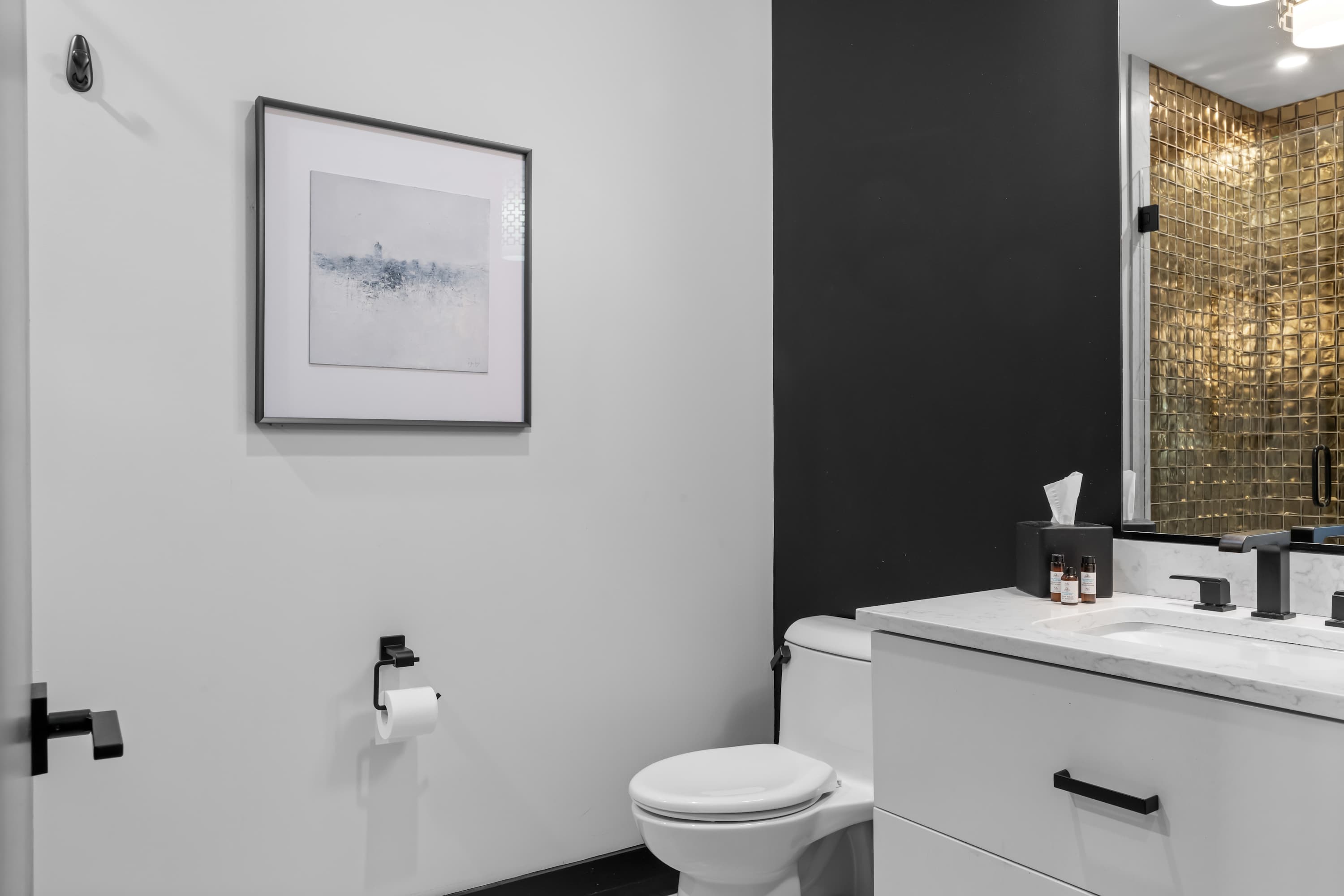 Full Bathroom 1