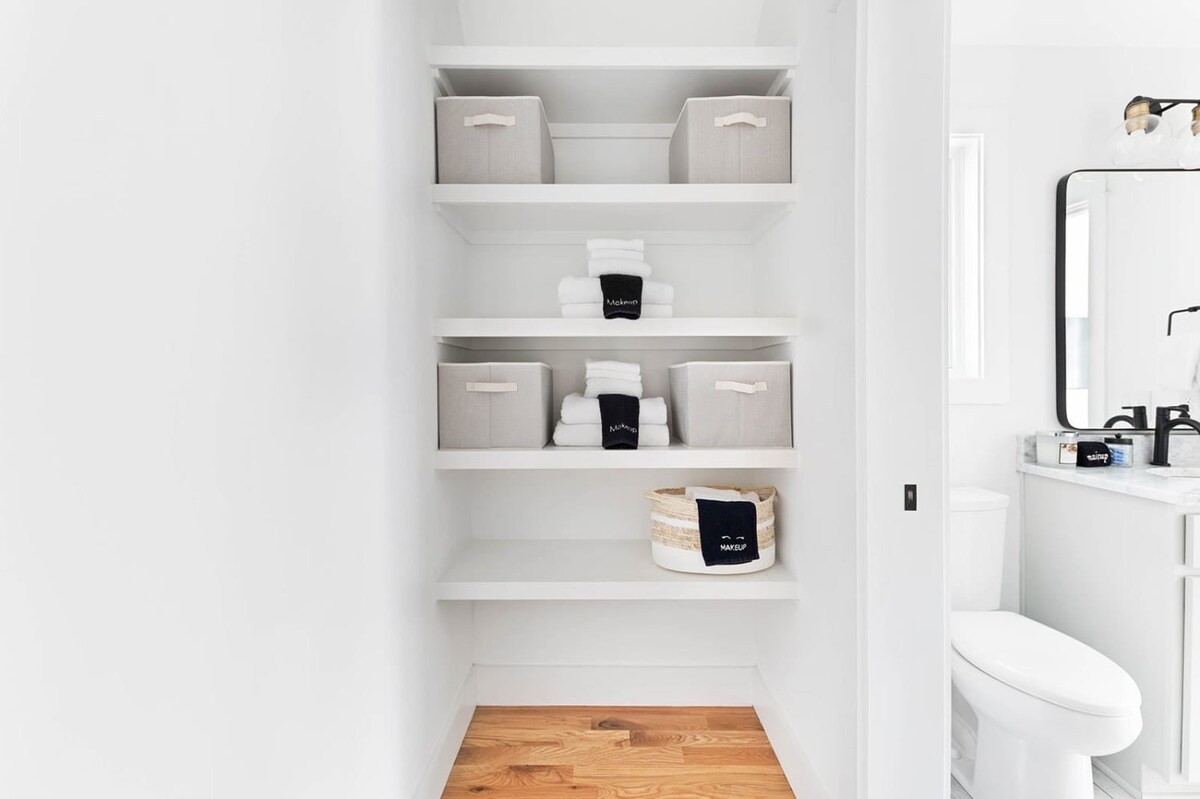 Full Bathroom 3