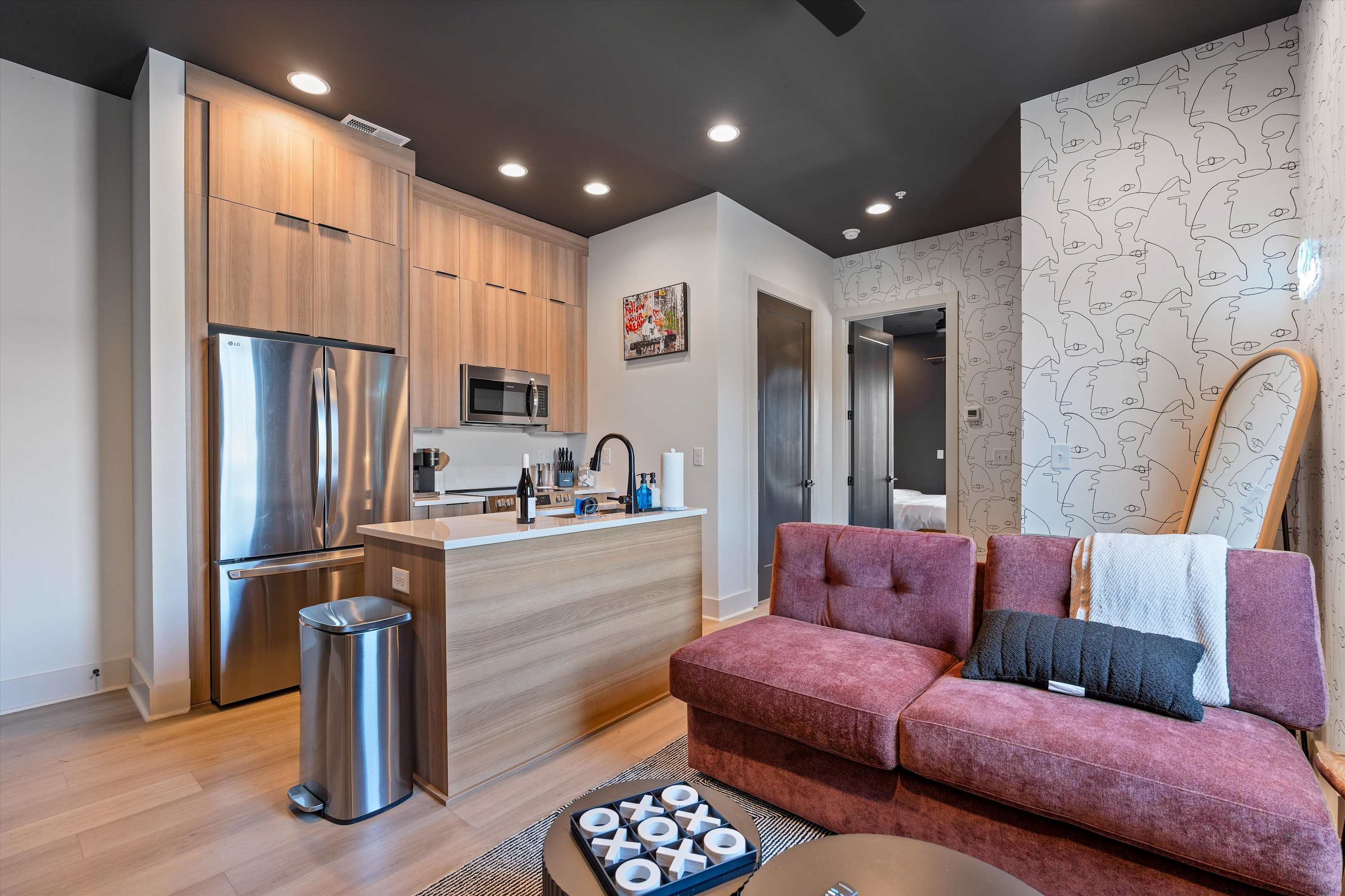 Kay’s Retreat • 1BR Modern Stay • Walk to Dining