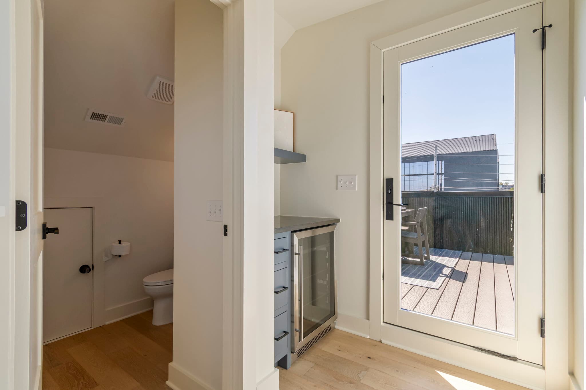 Full Bathroom 4