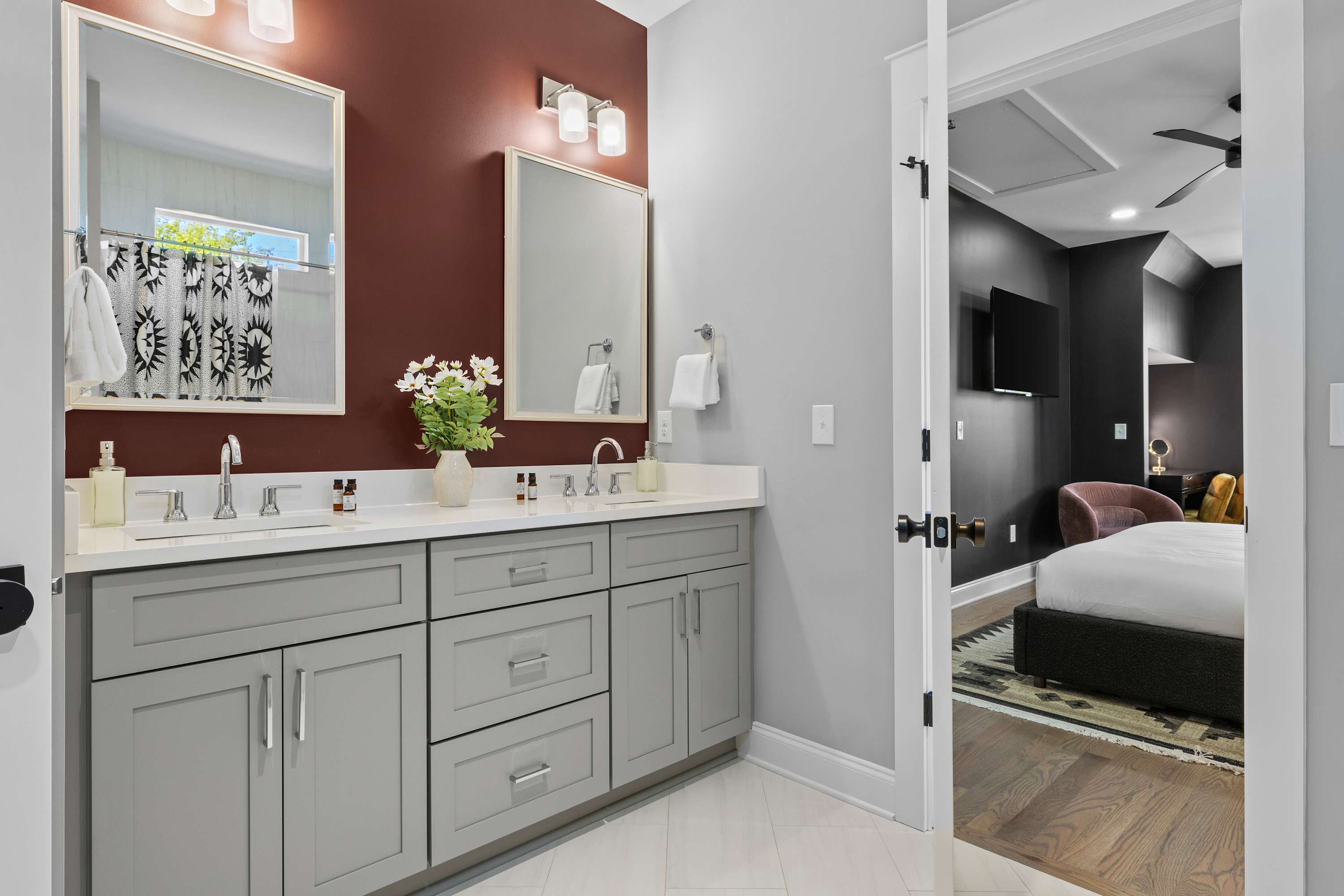 Full Bathroom 3