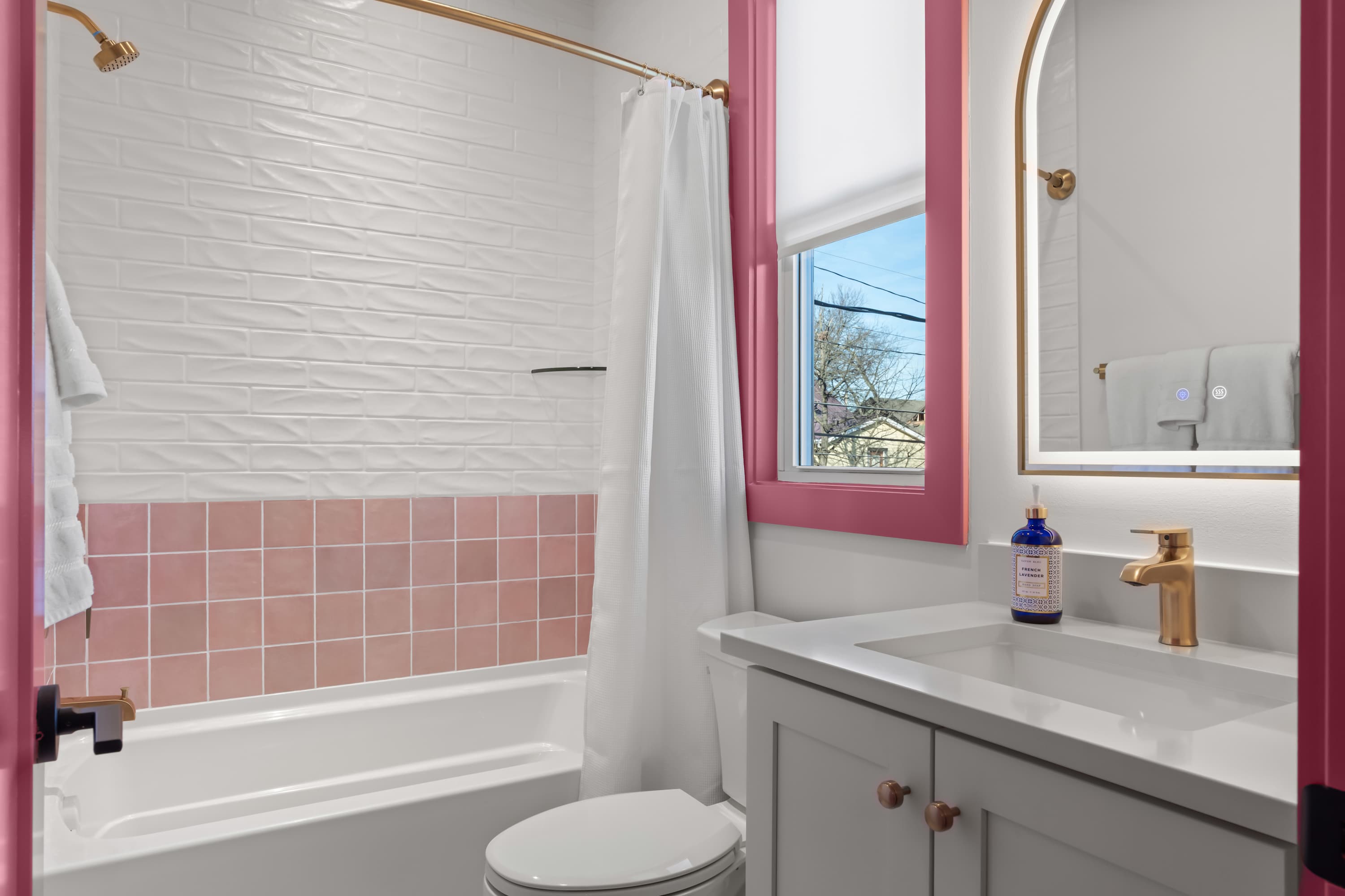 Full Bathroom 2
