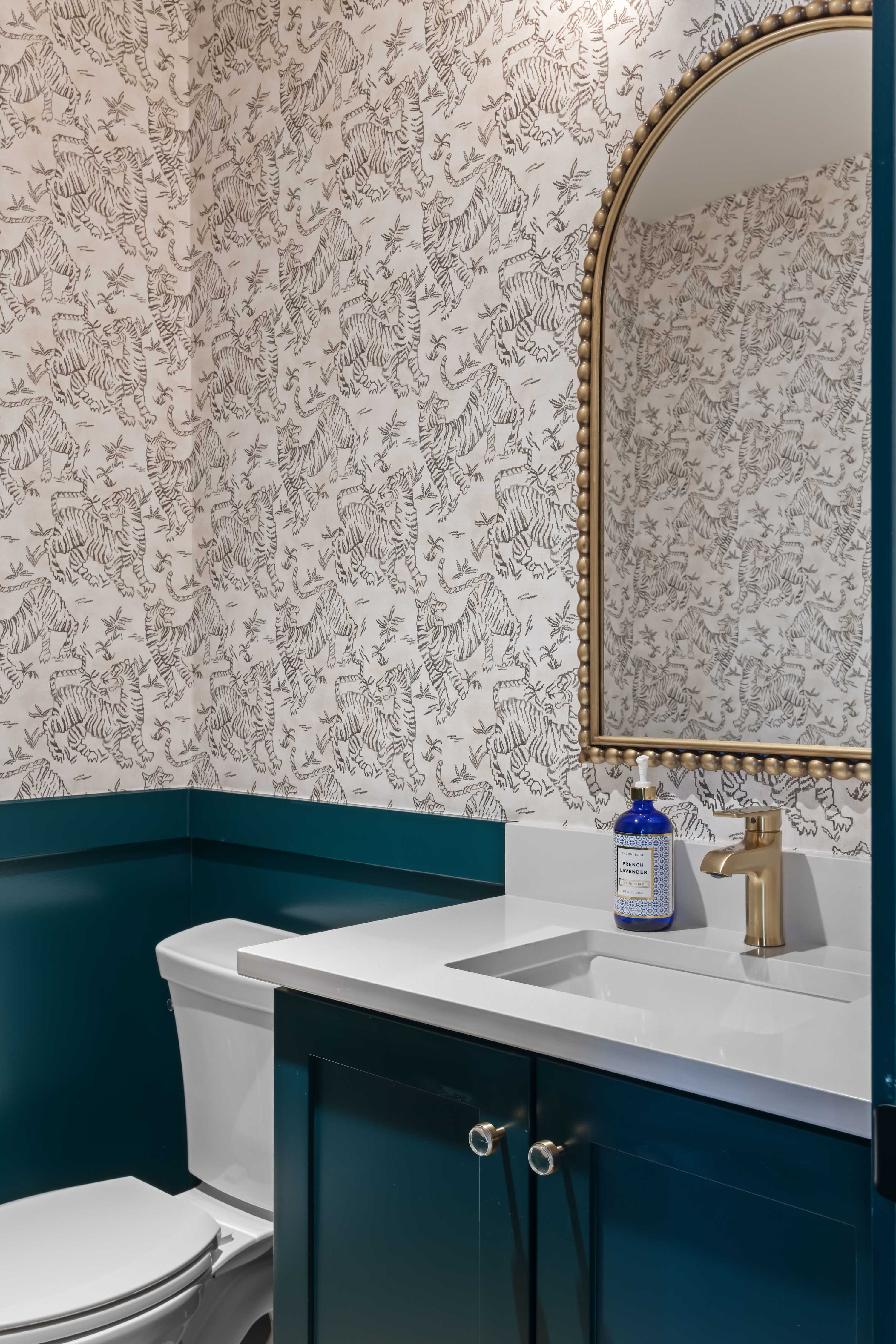 Full Bathroom 1
