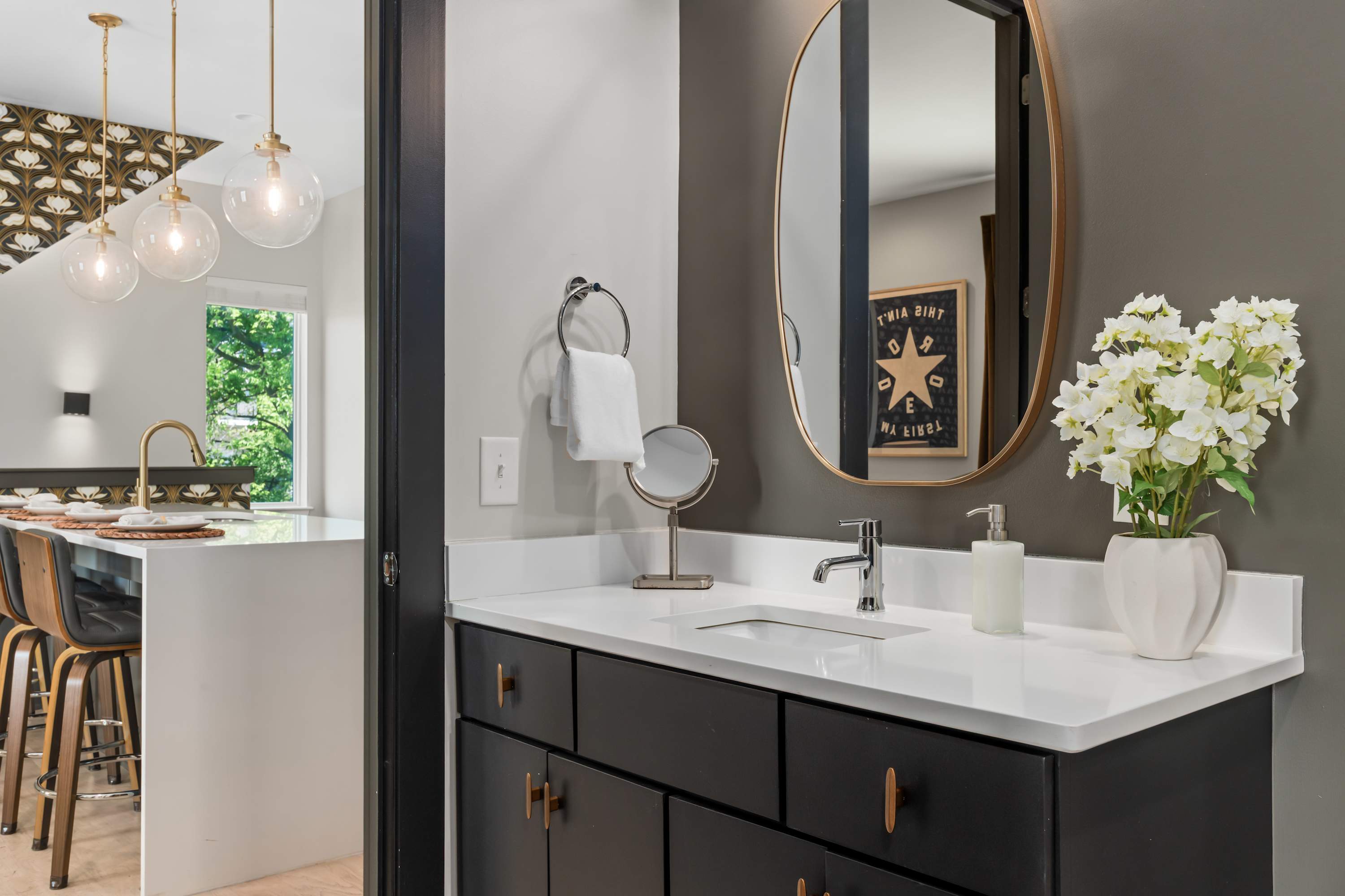 Full Bathroom 3
