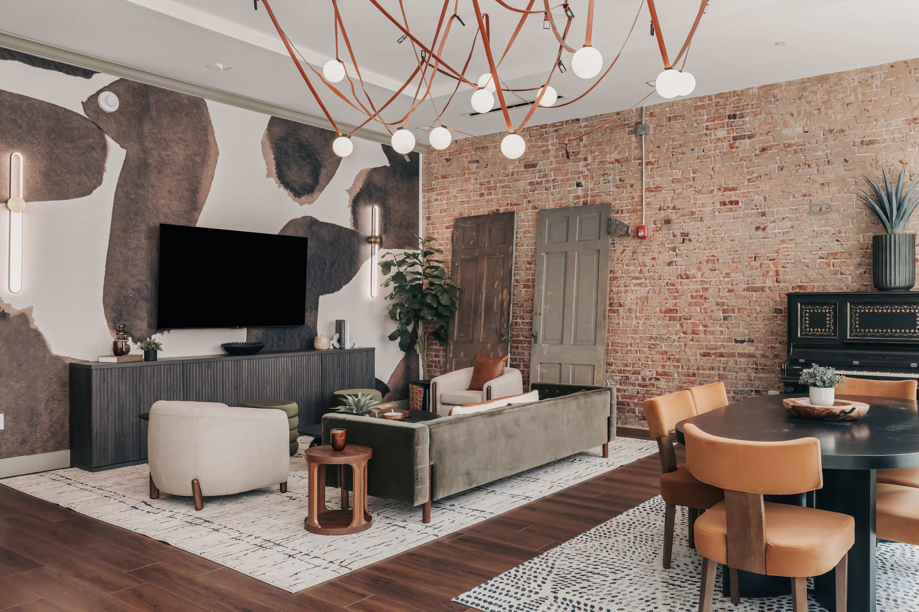 Roxie: Living Room