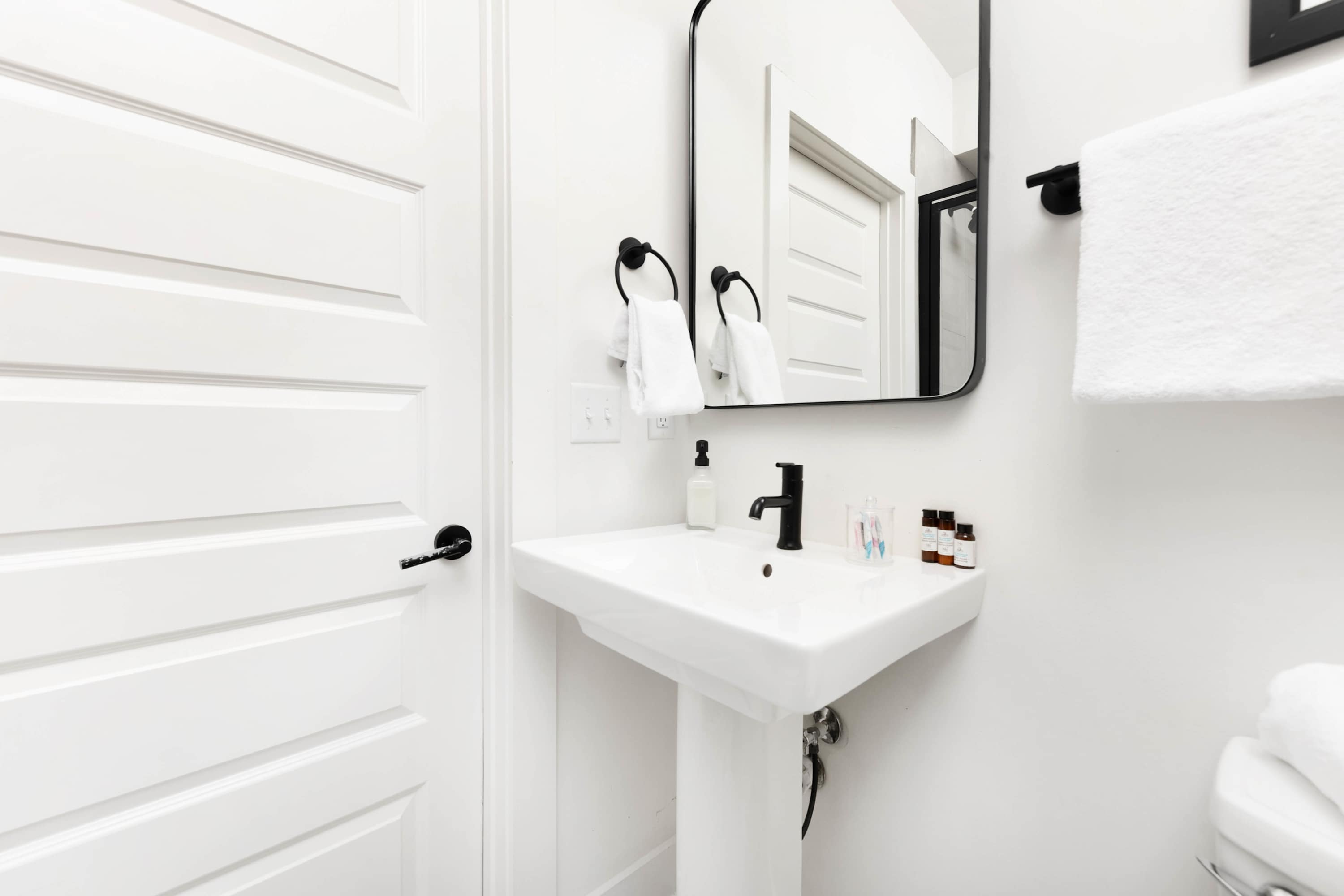 Full Bathroom 3