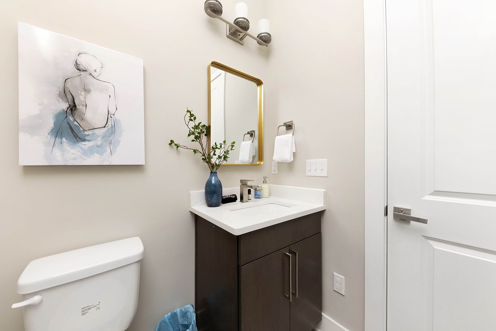 Full Bathroom 3