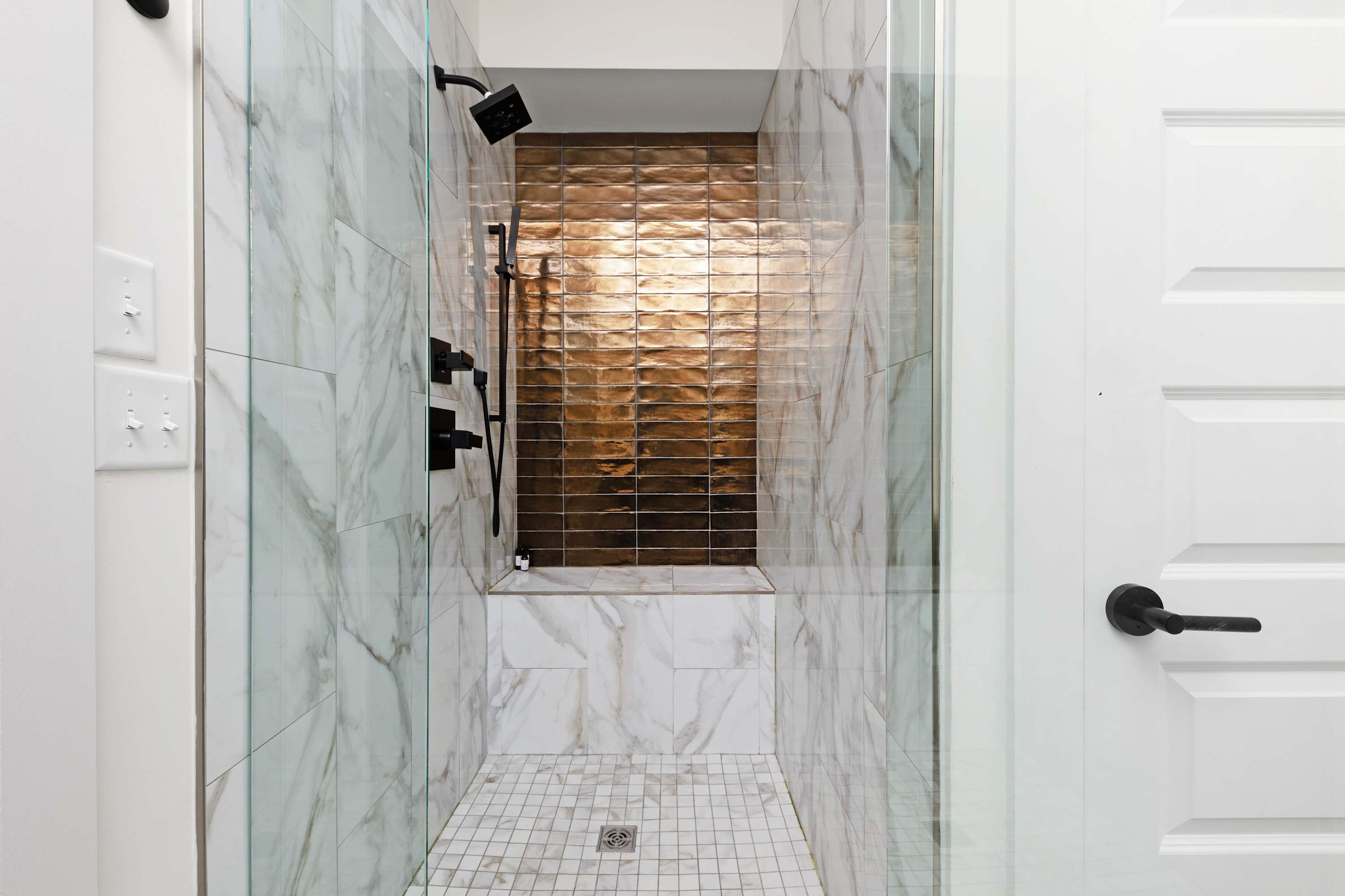 Full Bathroom 3