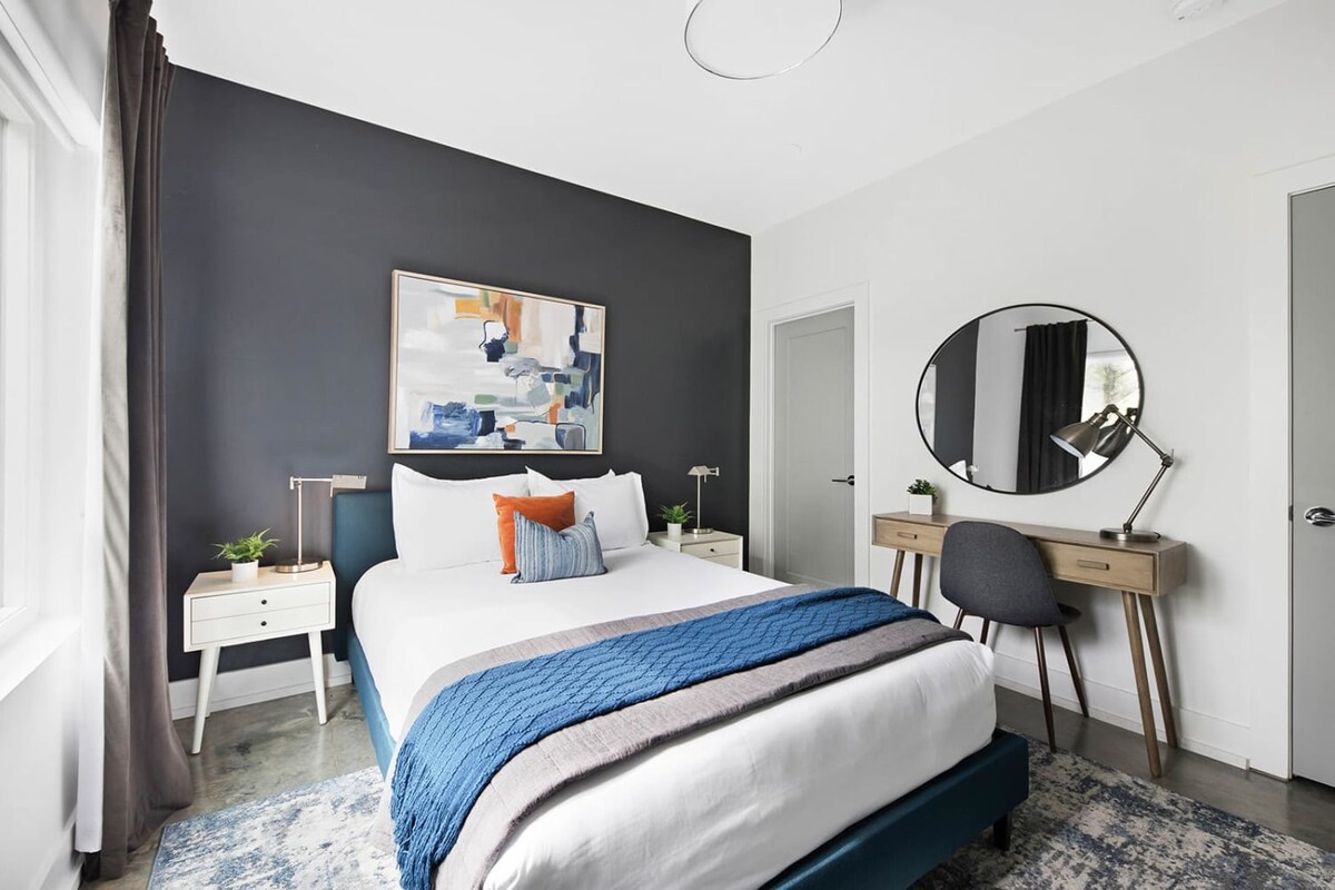 First Floor Queen Bedroom