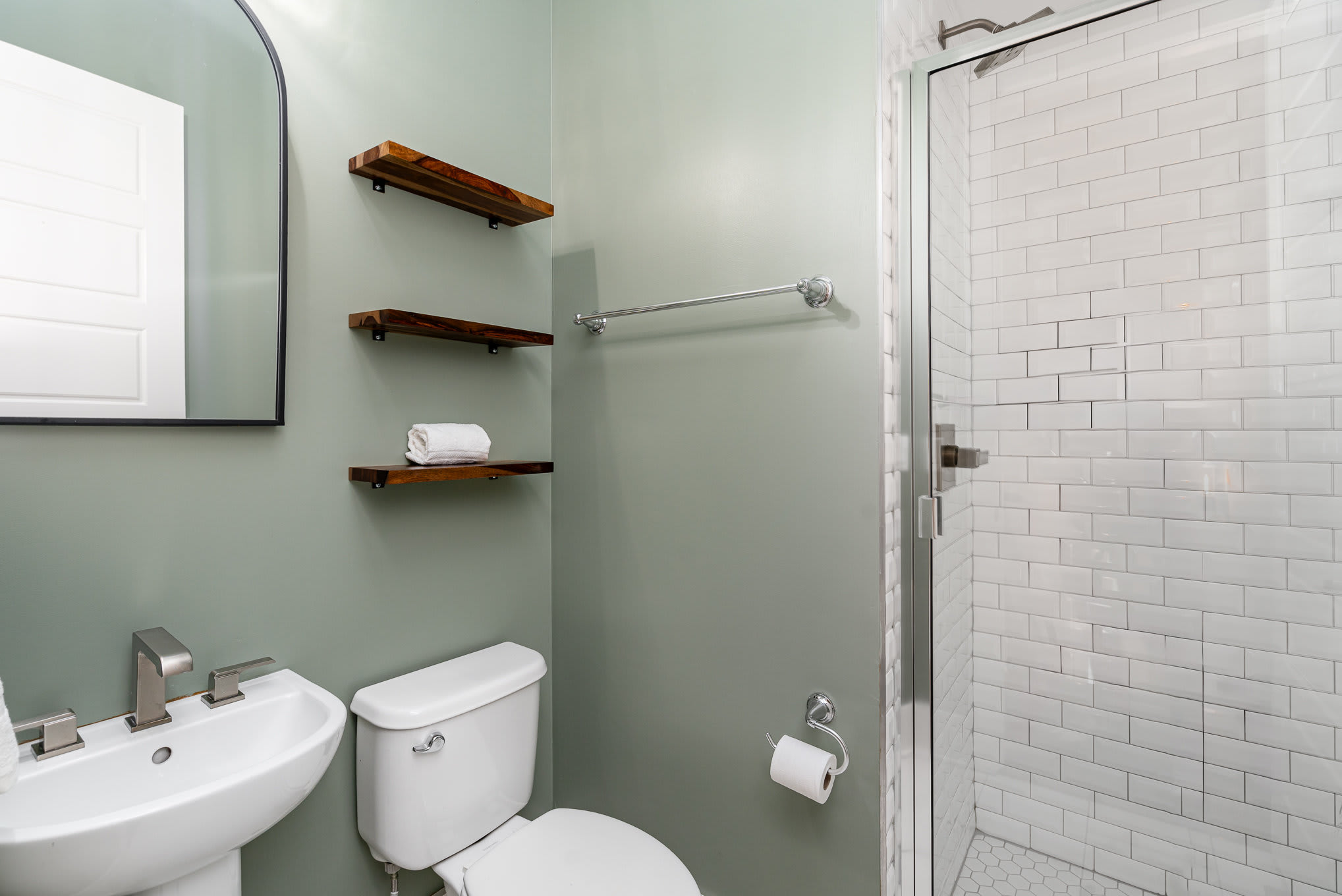 Full bathroom 3