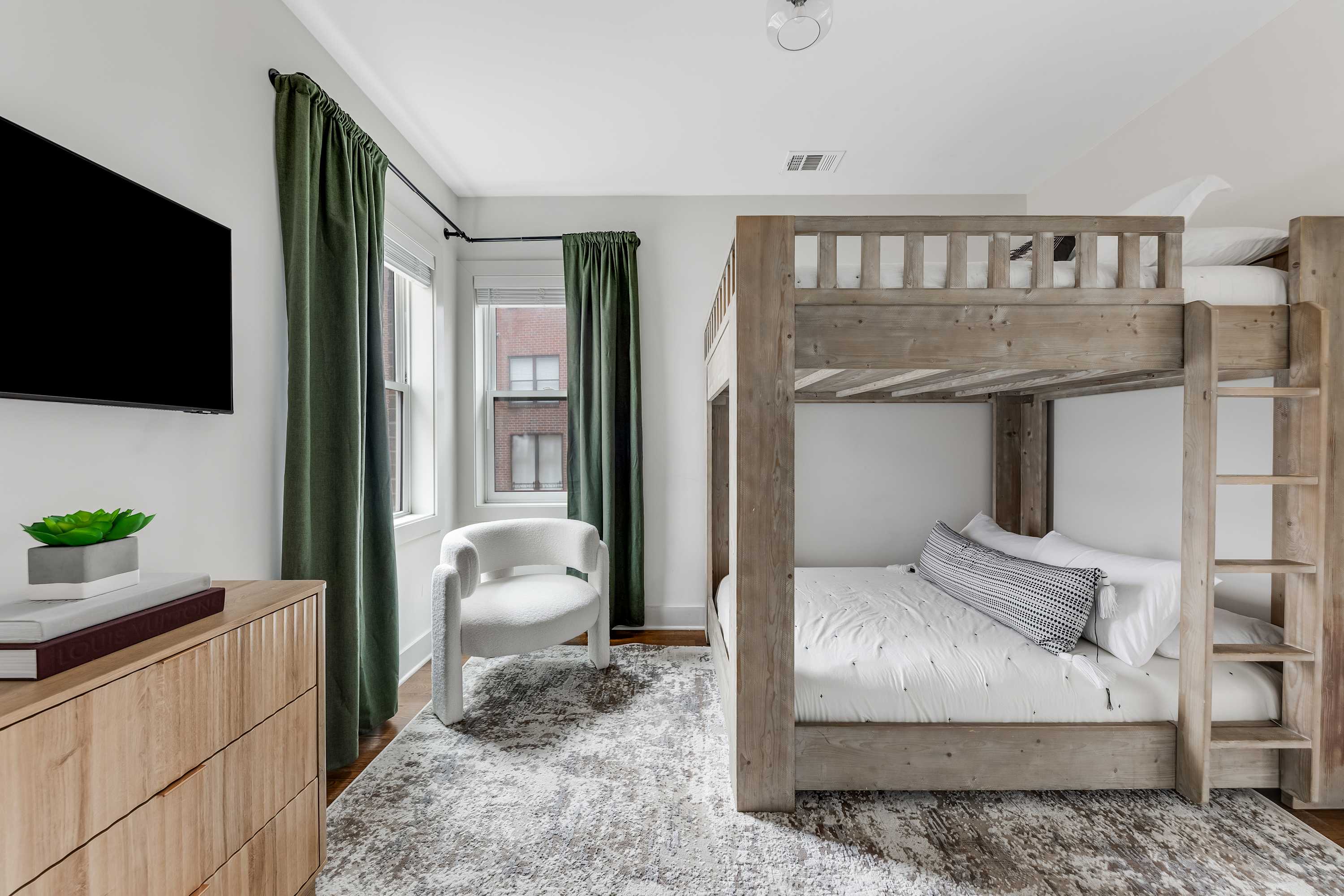 Bunk Room 
