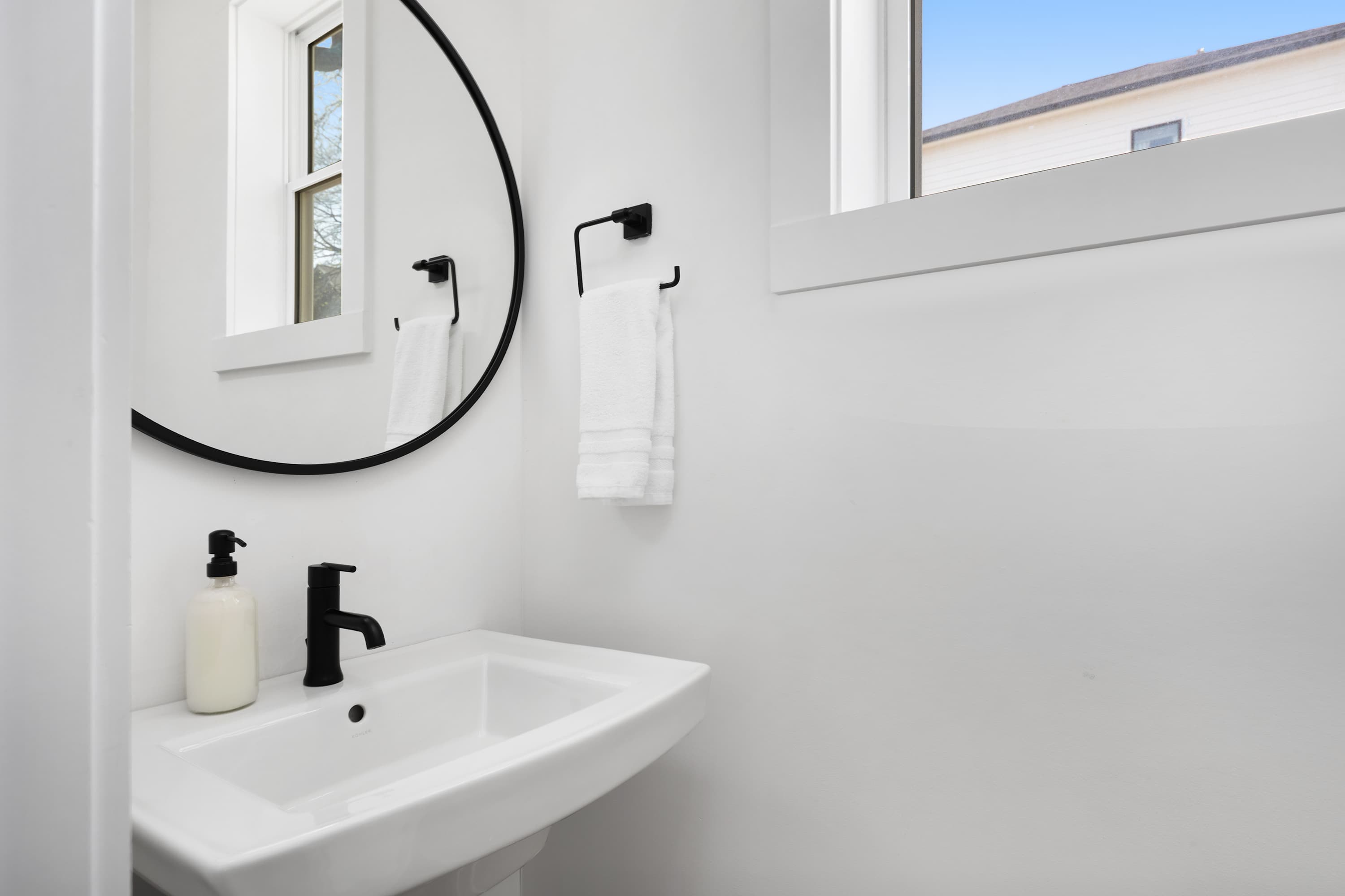 Full Bathroom 5