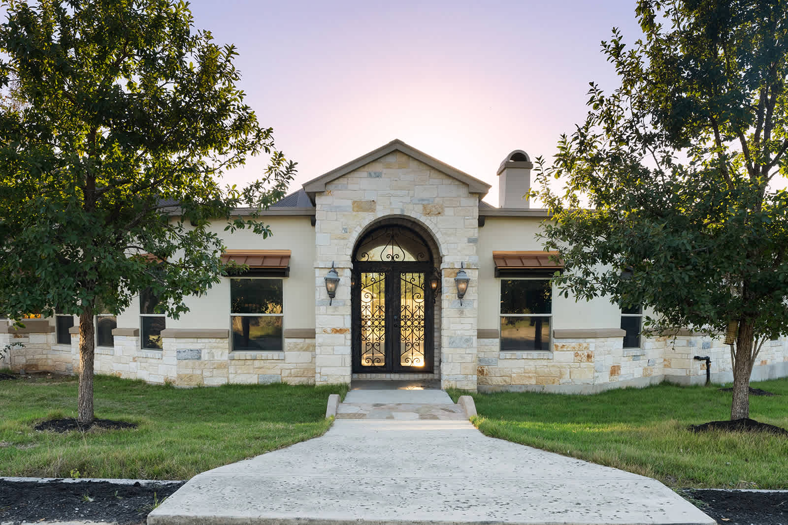 Sleeps 22 | Pool • Spa • Sports Court • Golf