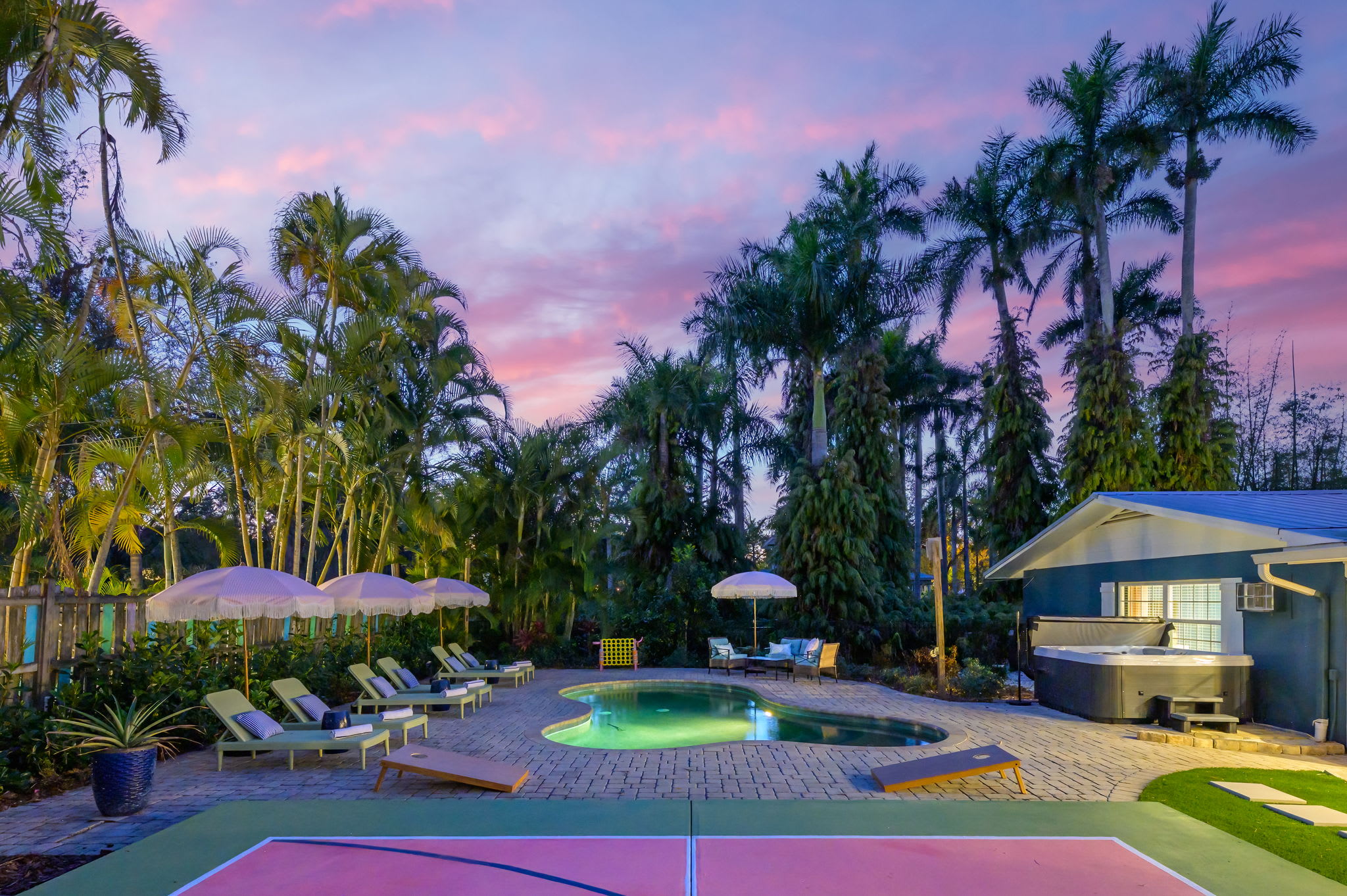 Bradenton Beach Club - Poolside + Estate Bunkroom