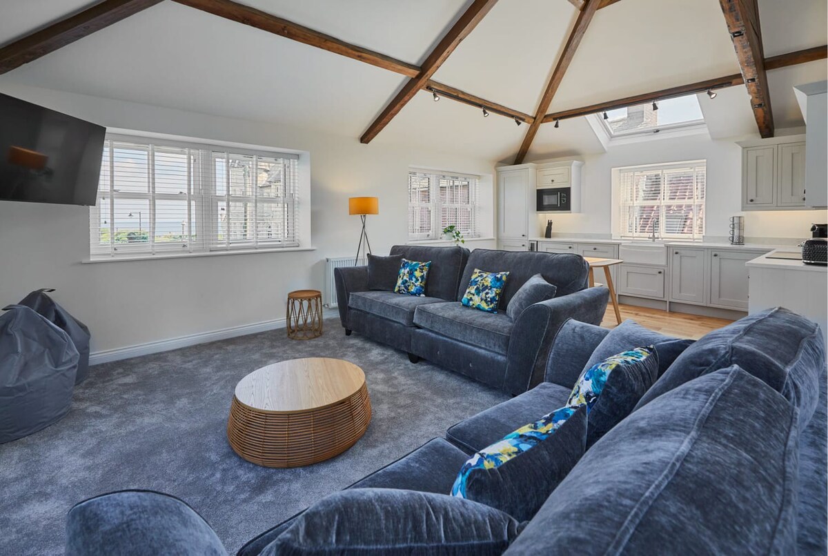 Host & Stay | 1 The Mount