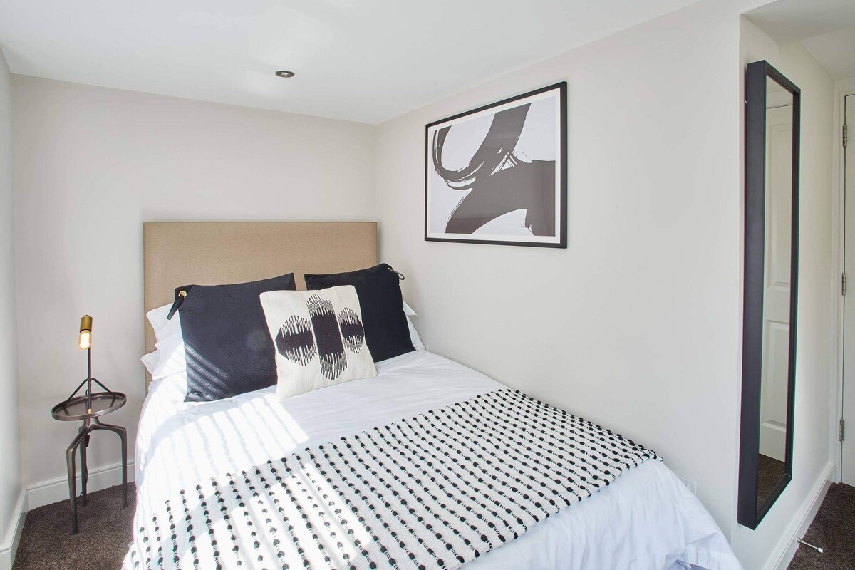 Host & Stay | West Cliff View