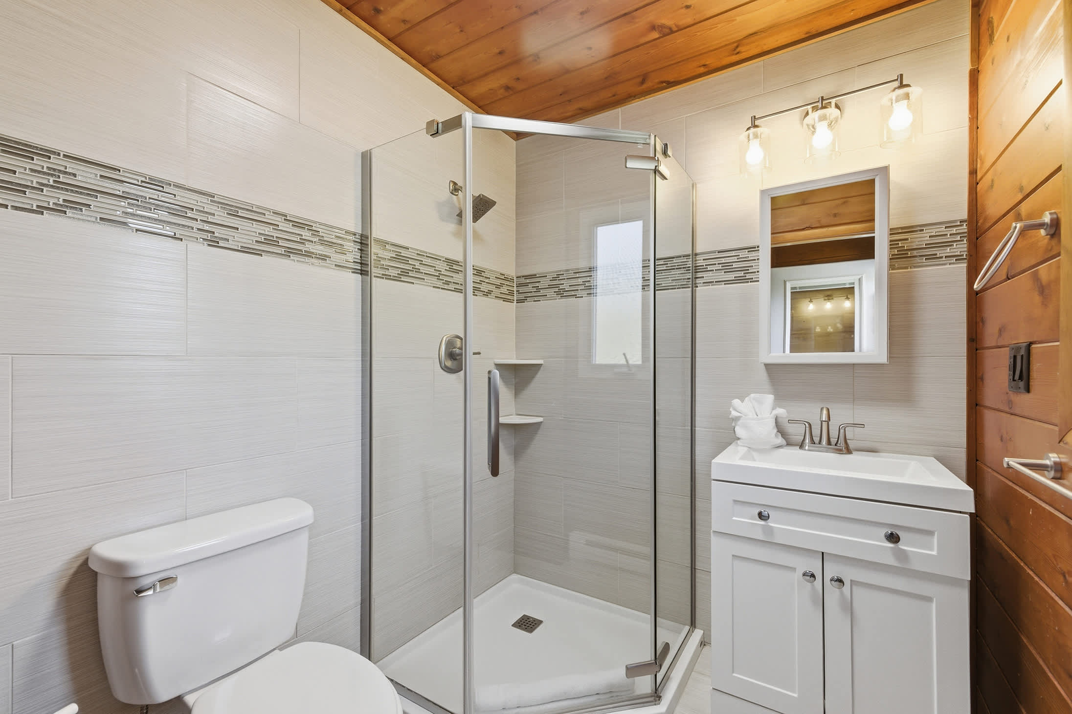 Chalet #60, photo 6 of 18