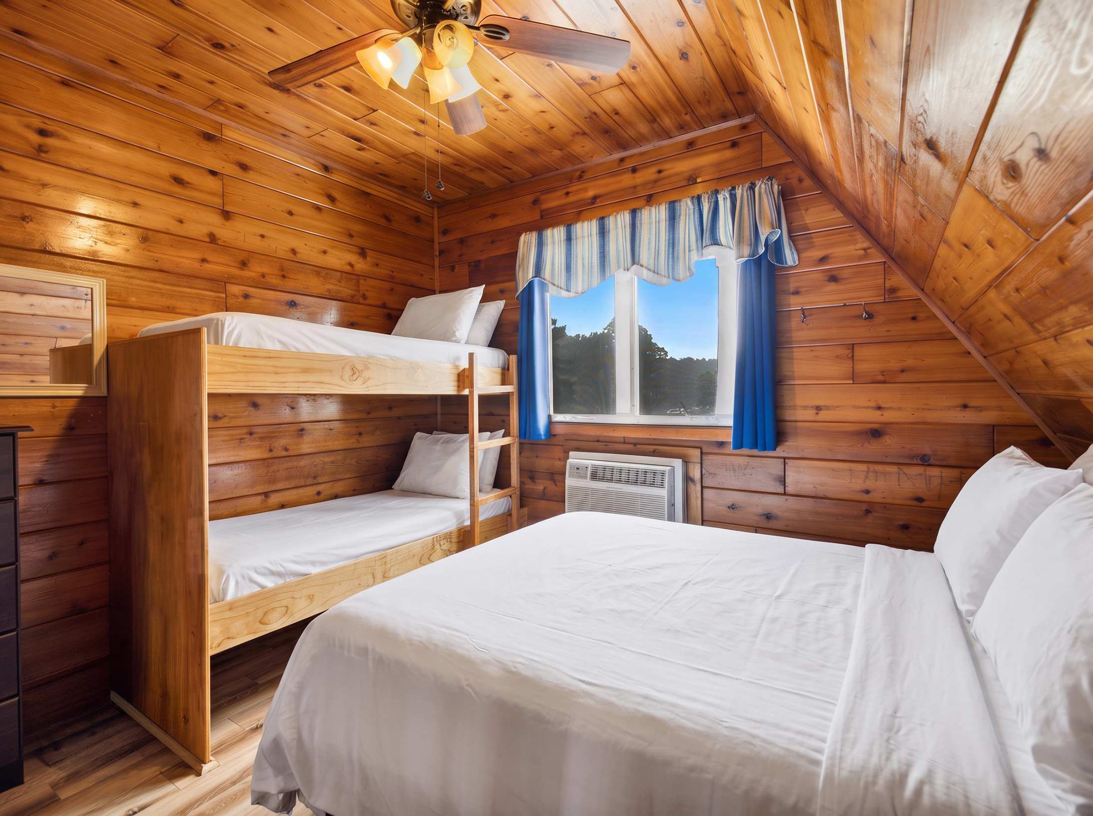 Chalet #76, photo 13 of 28
