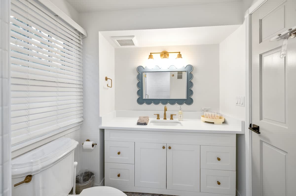 Full bathroom
