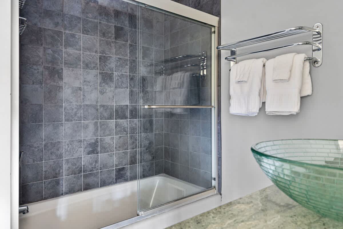 Full bathroom