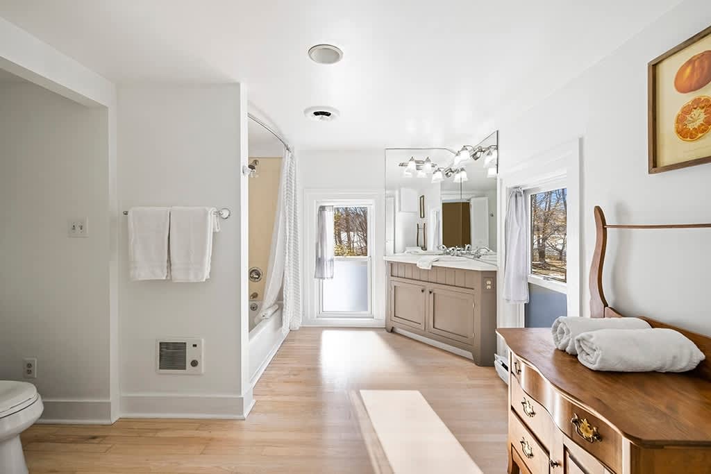 Full bathroom