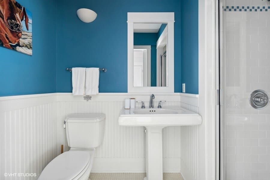 Full bathroom