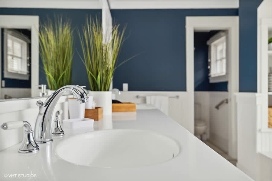 Full bathroom