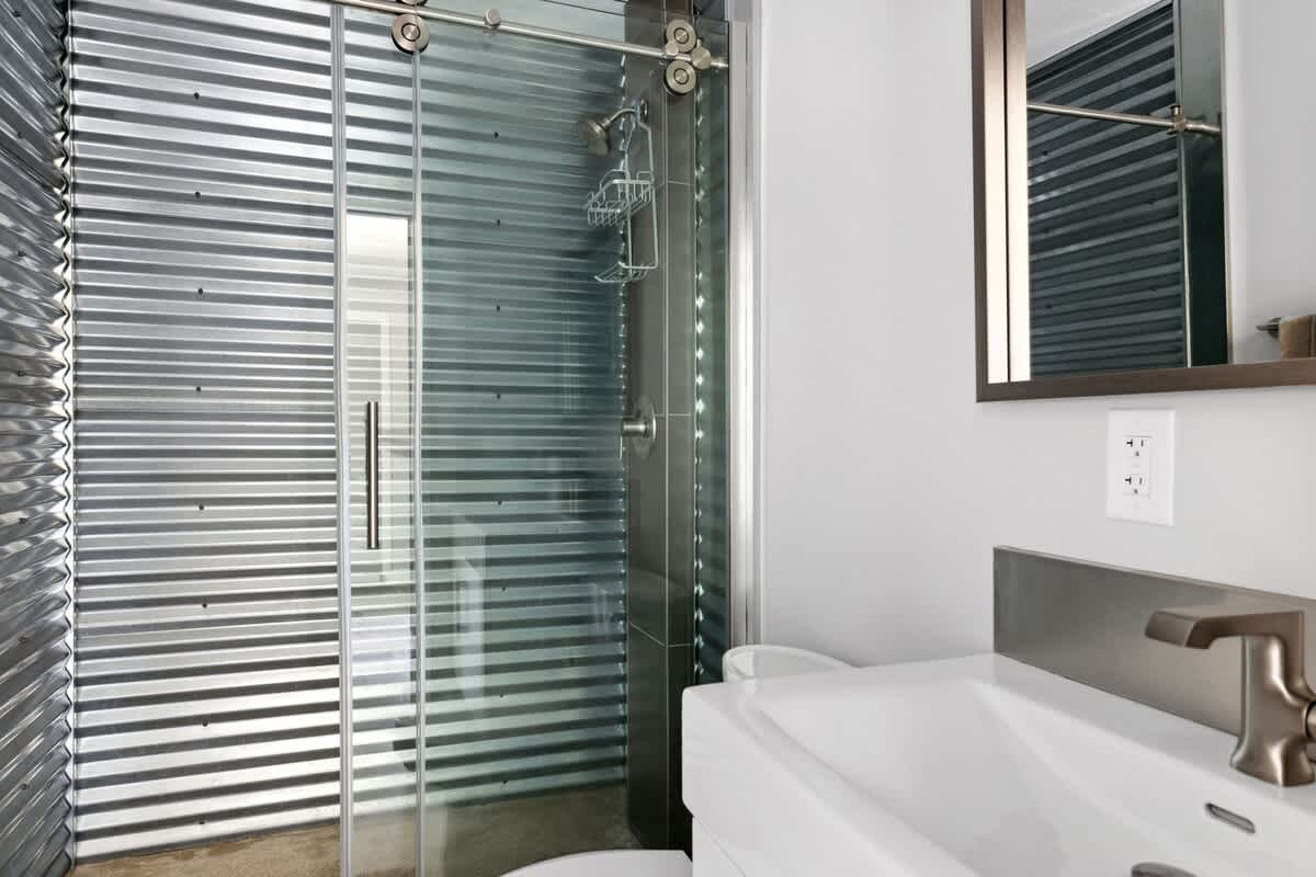 Full bathroom