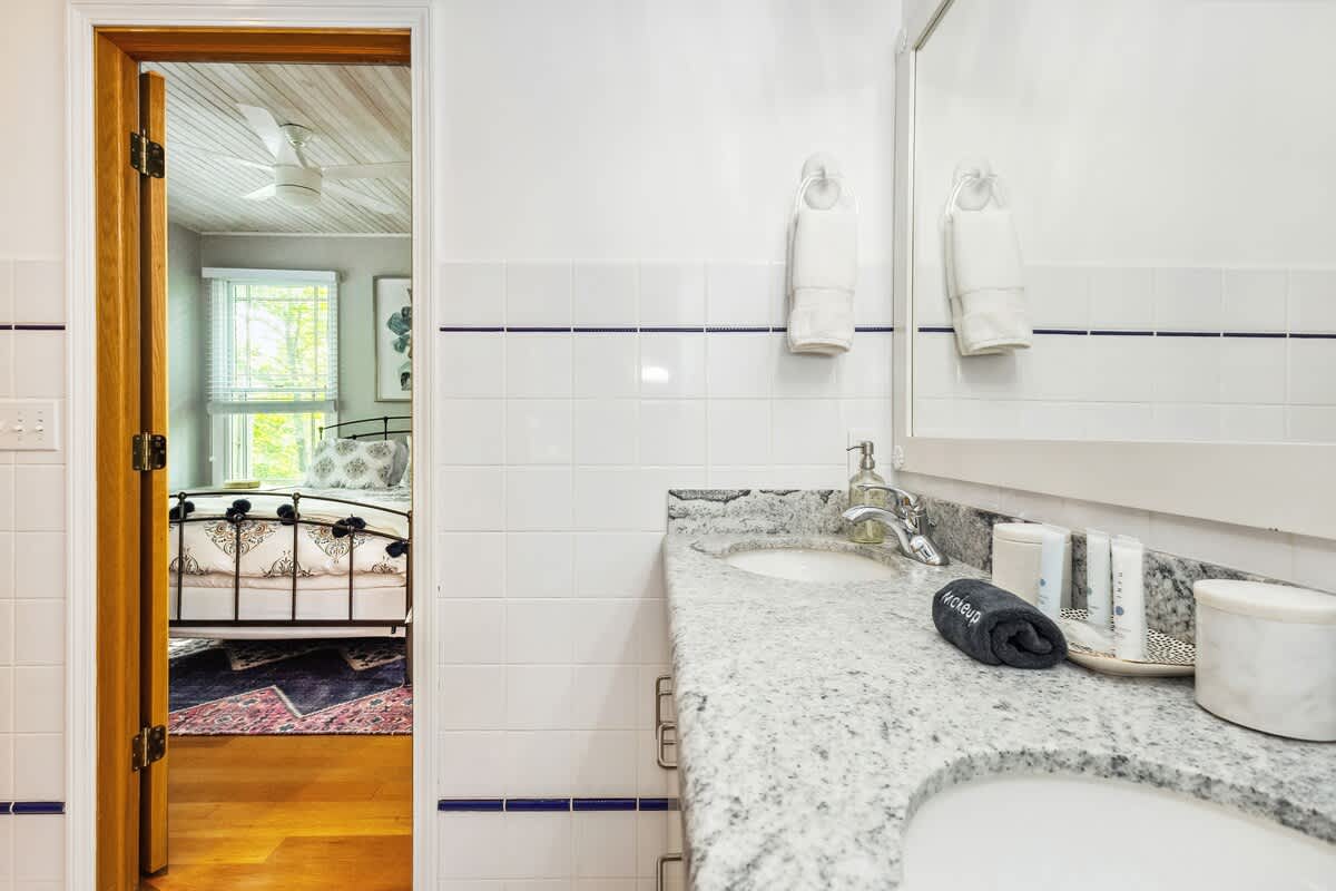 Full bathroom