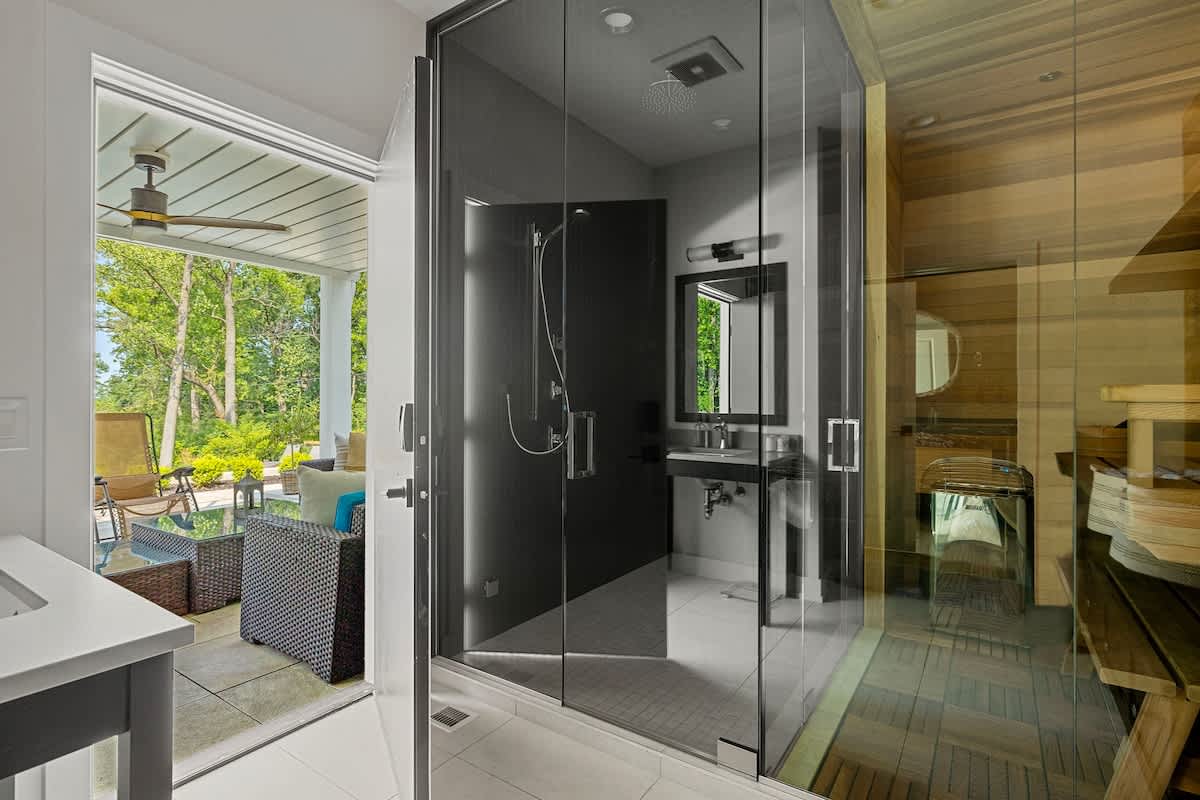 Full bathroom