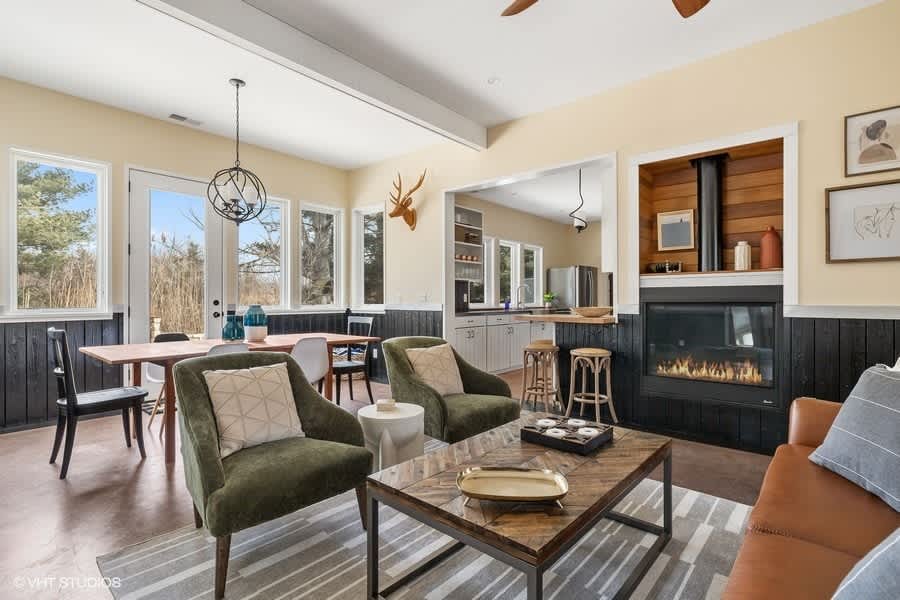 Cozy Luxury Bungalow with Hot Tub & EV Charger