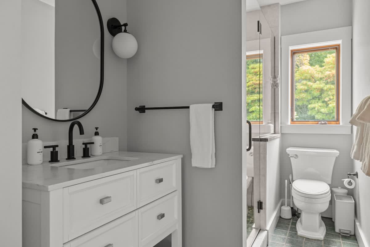 Full bathroom
